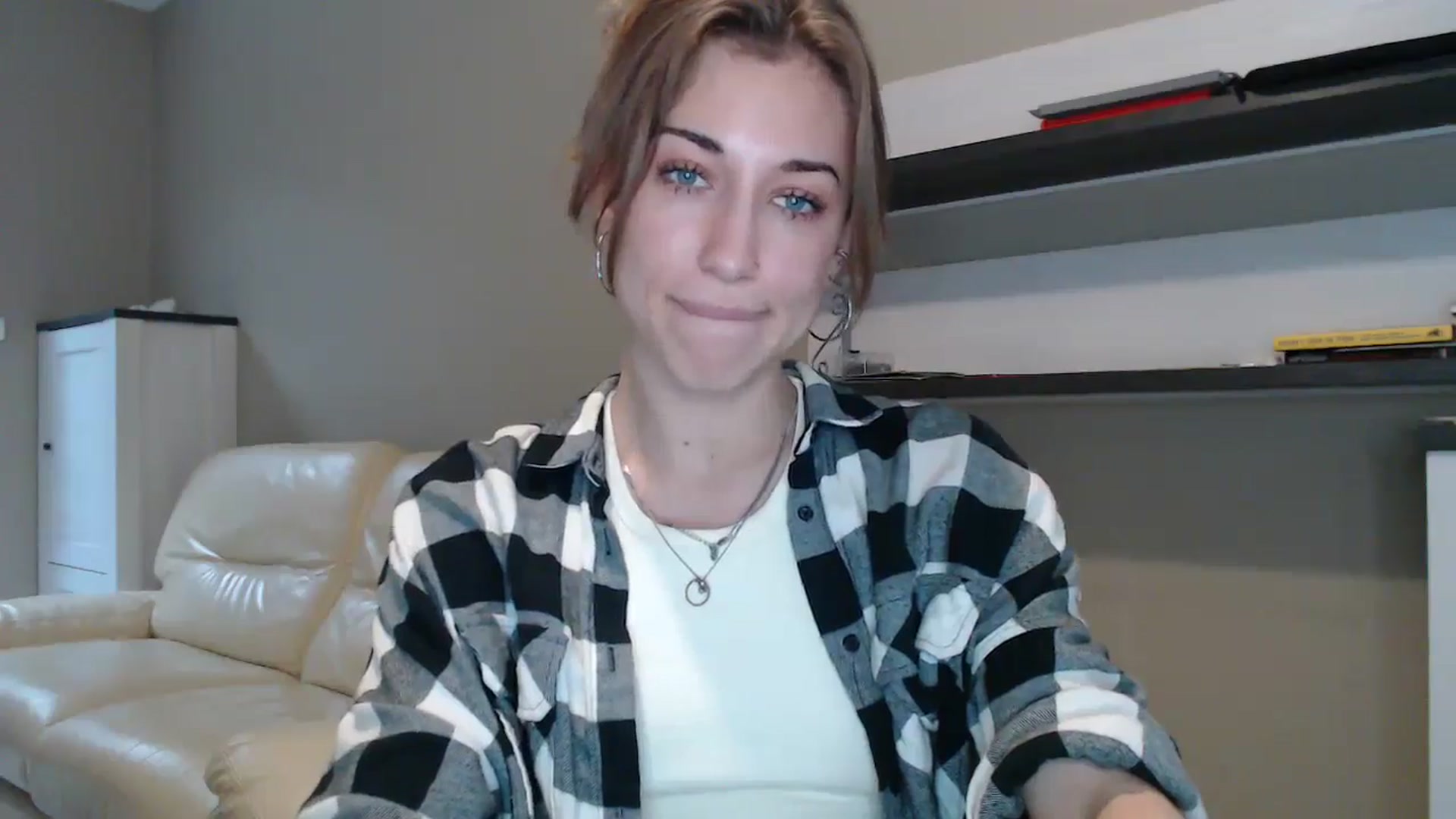 Gallery image thumbnail from GalaxyAnisia's myfreecams stream on, 08/31/2024, 16:19 image 15 of 20
