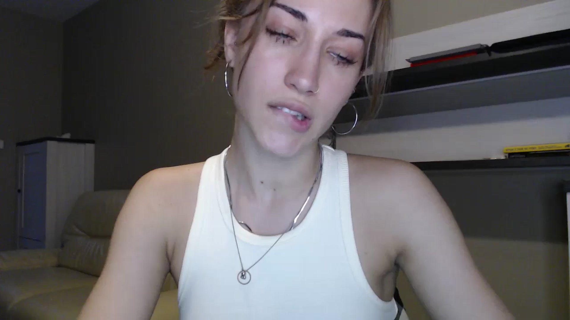 Gallery image thumbnail from GalaxyAnisia's myfreecams stream on, 08/31/2024, 17:44 image 15 of 20