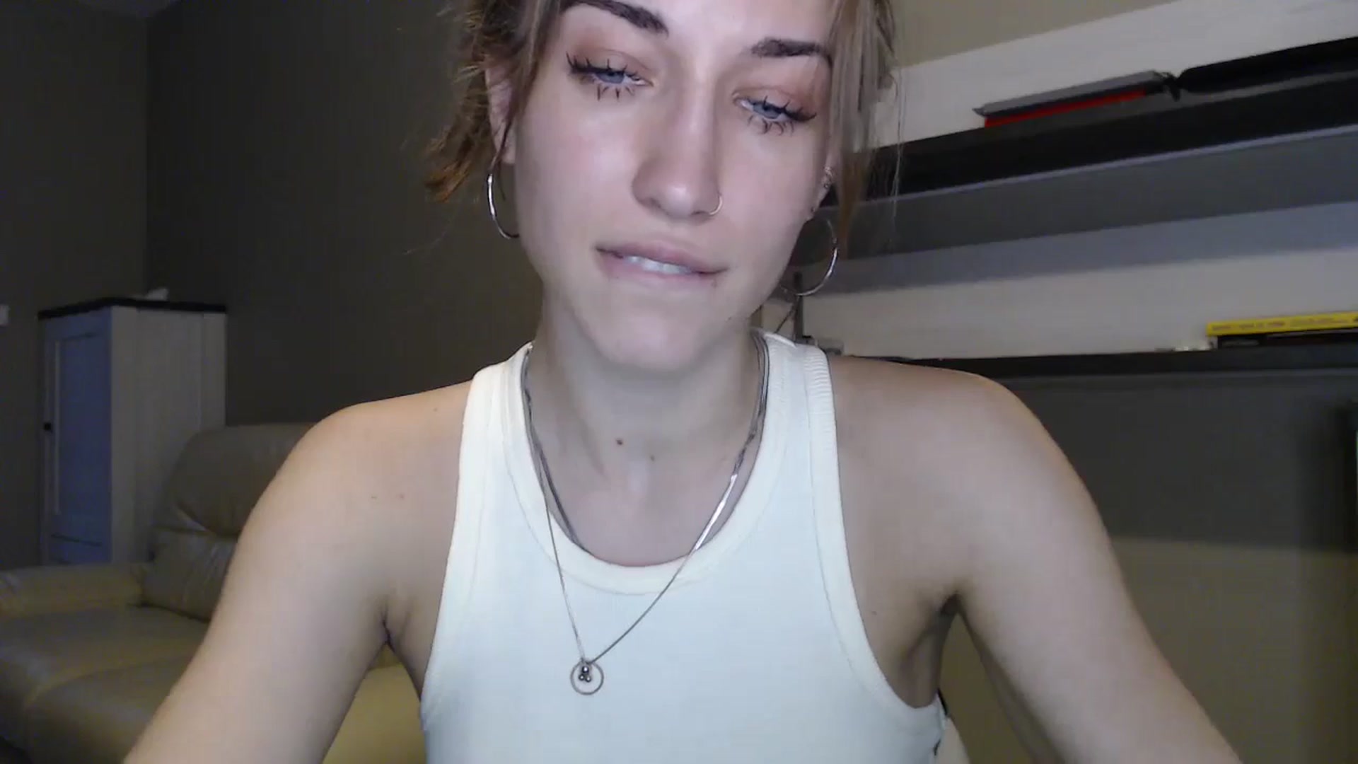 Gallery image thumbnail from GalaxyAnisia's myfreecams stream on, 08/31/2024, 17:44 image 6 of 20