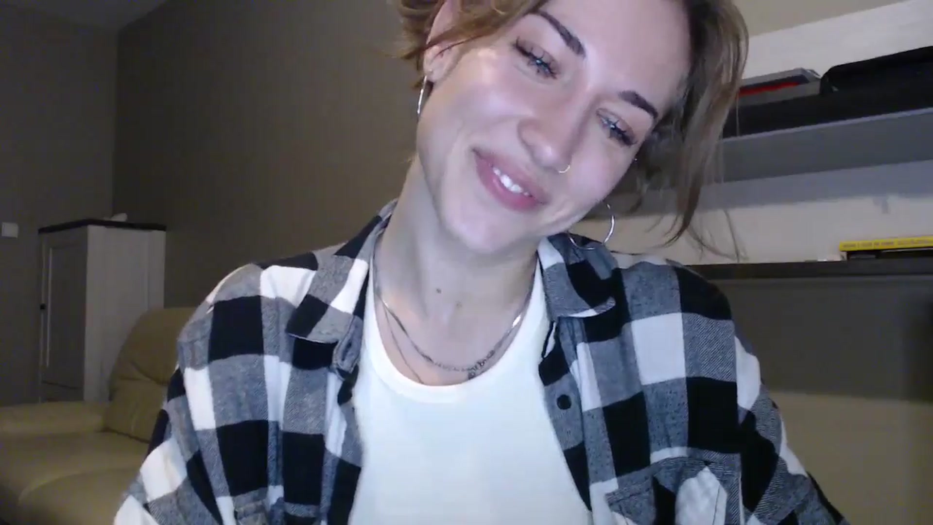 Gallery image thumbnail from GalaxyAnisia's myfreecams stream on, 08/31/2024, 20:13 image 12 of 20