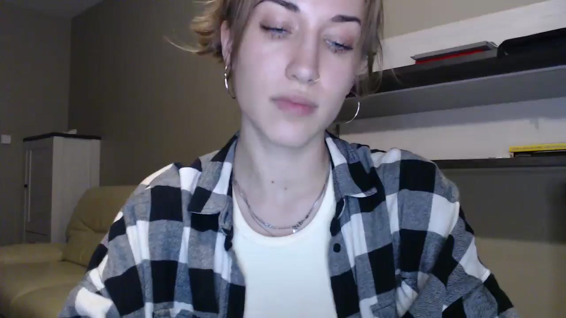 Gallery image thumbnail from GalaxyAnisia's myfreecams stream on, 08/31/2024, 20:13 image 1 of 20