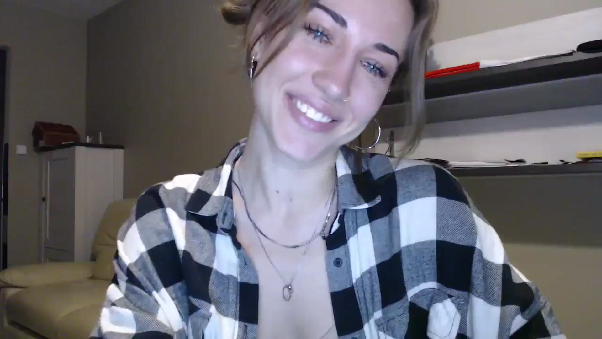Gallery image thumbnail from GalaxyAnisia's myfreecams stream on, 09/05/2024, 18:25 image 10 of 20