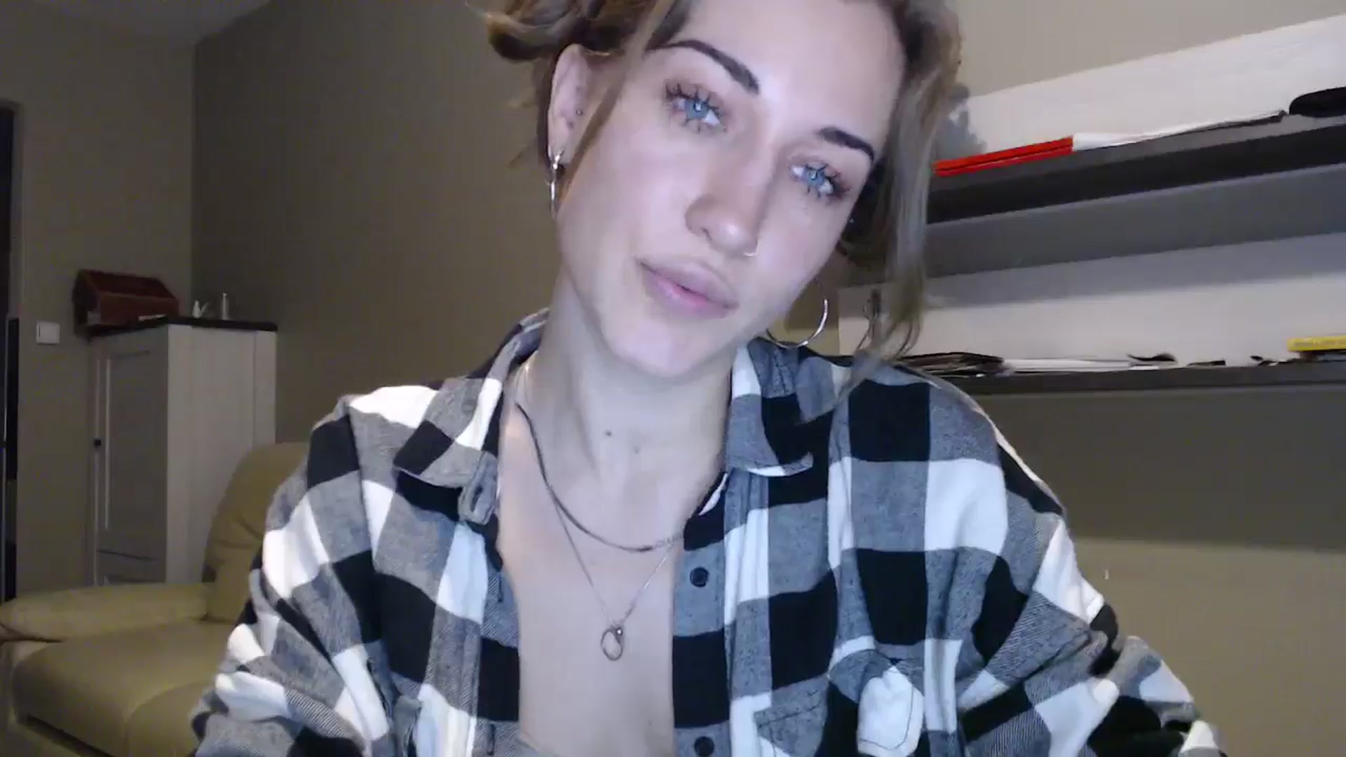 Gallery image thumbnail from GalaxyAnisia's myfreecams stream on, 09/05/2024, 18:25 image 3 of 20