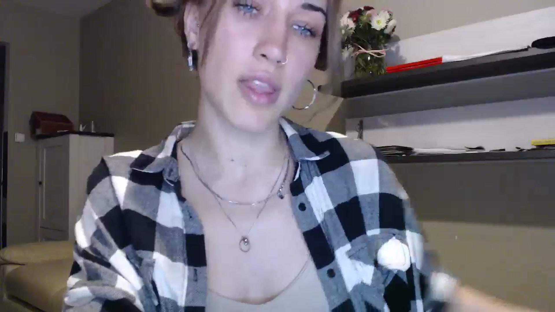 Gallery image thumbnail from GalaxyAnisia's myfreecams stream on, 09/05/2024, 18:25 image 2 of 20