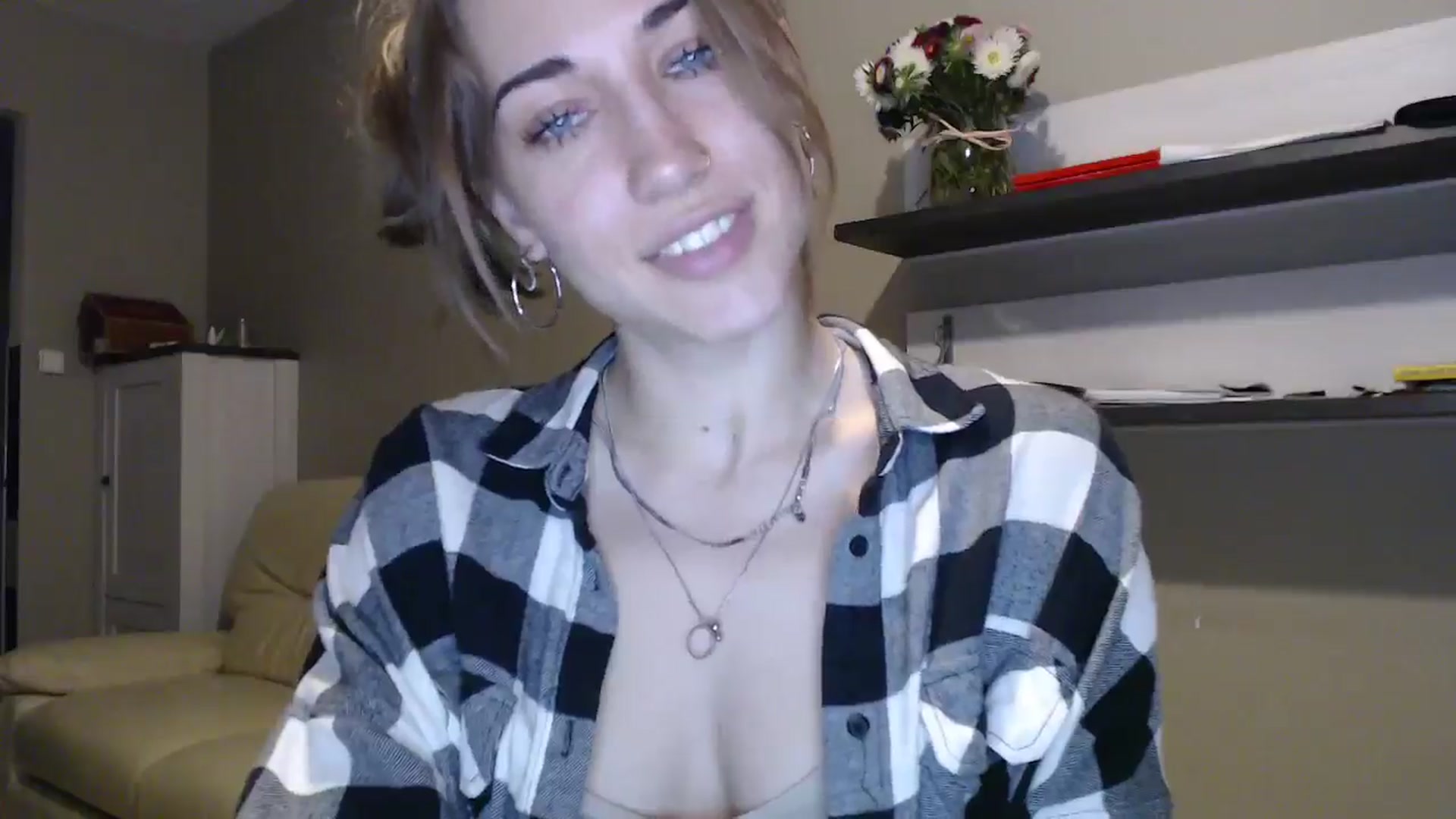 Gallery image thumbnail from GalaxyAnisia's myfreecams stream on, 09/05/2024, 18:25 image 14 of 20