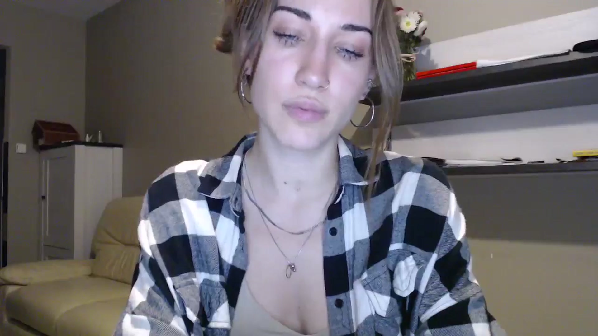 Gallery image thumbnail from GalaxyAnisia's myfreecams stream on, 09/05/2024, 18:25 image 20 of 20