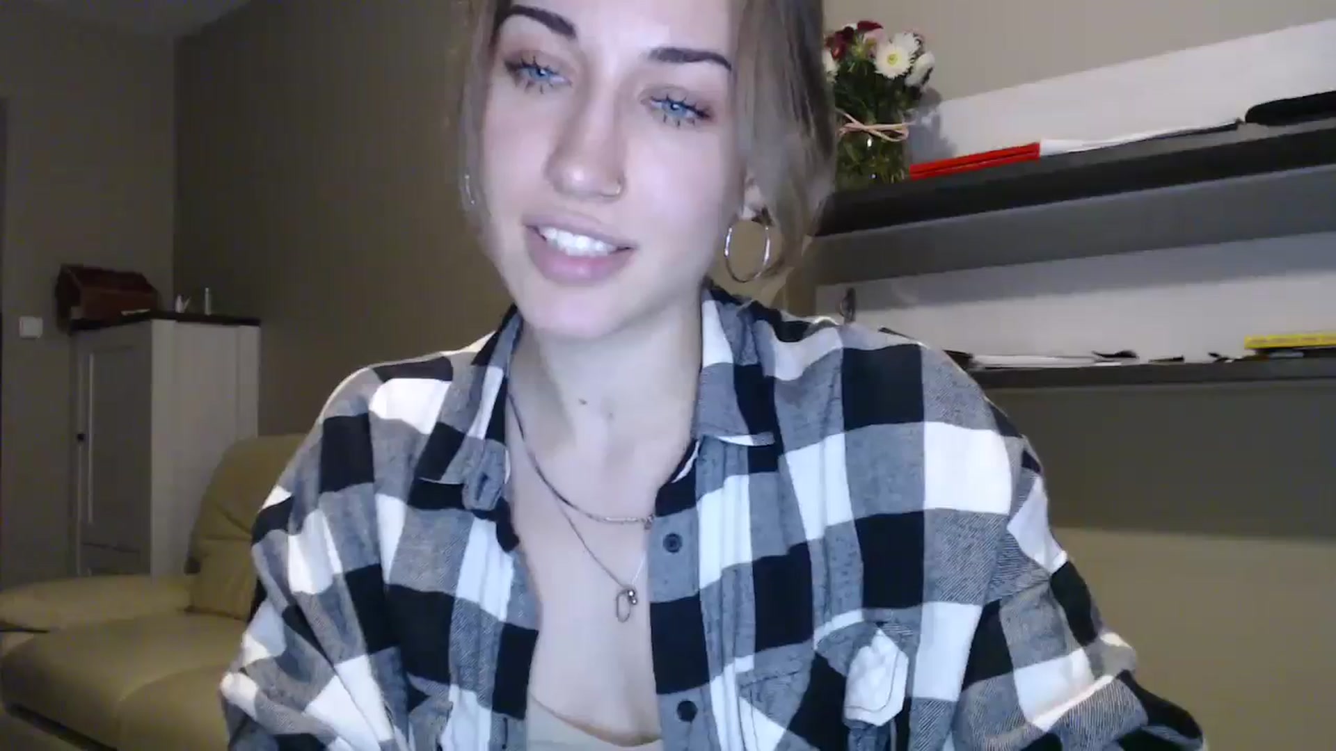 Gallery image thumbnail from GalaxyAnisia's myfreecams stream on, 09/05/2024, 19:01 image 2 of 20