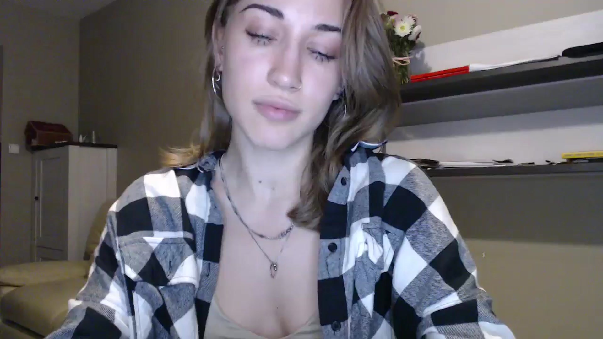 Gallery image thumbnail from GalaxyAnisia's myfreecams stream on, 09/05/2024, 19:01 image 17 of 20