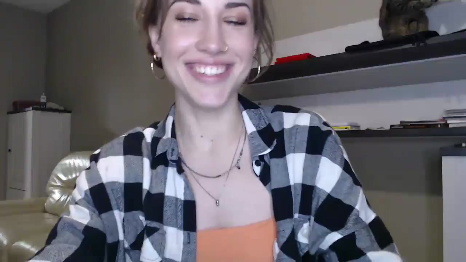 Gallery image thumbnail from GalaxyAnisia's myfreecams stream on, 10/04/2024, 18:09 image 1 of 20