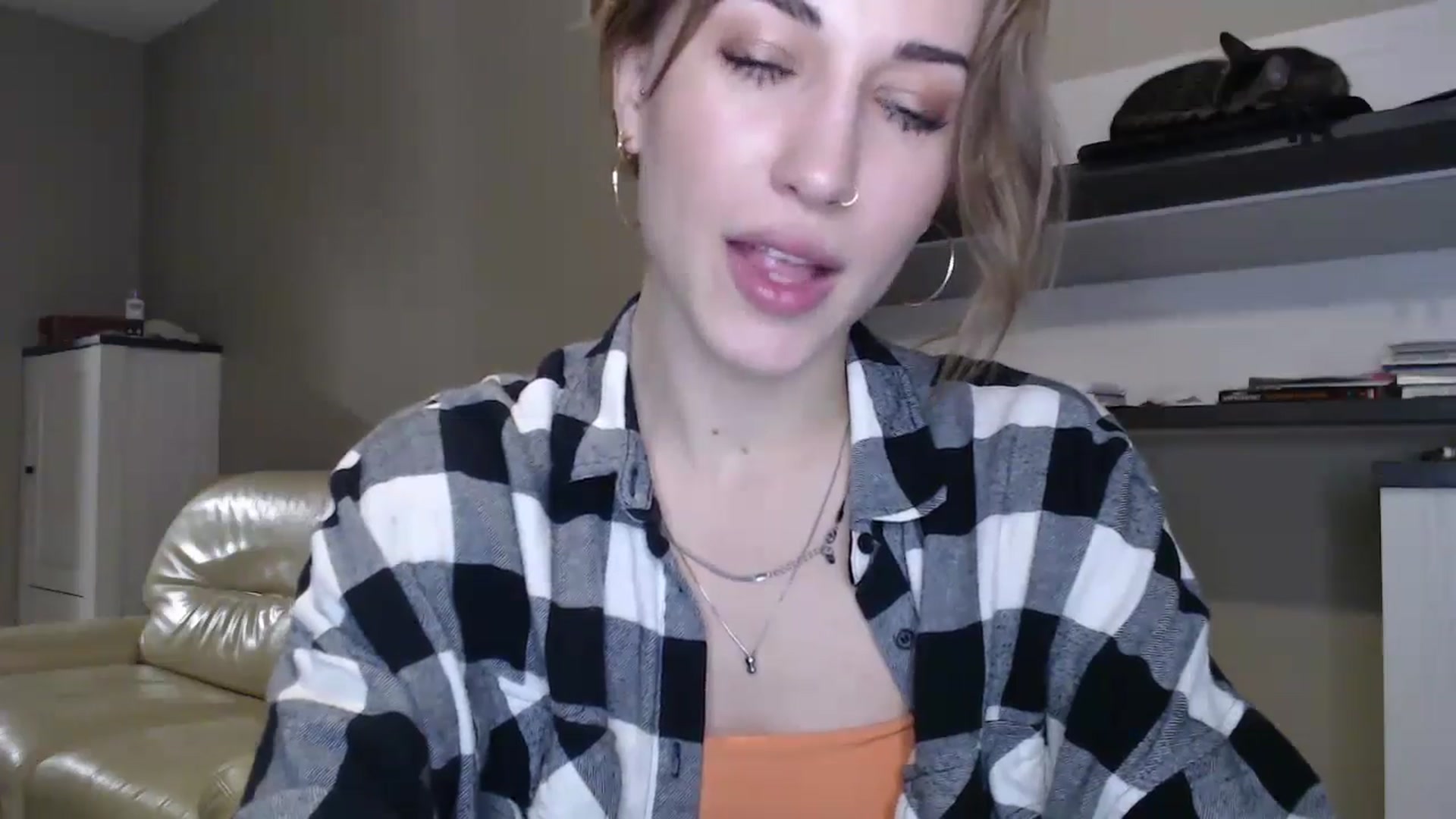 Gallery image thumbnail from GalaxyAnisia's myfreecams stream on, 10/04/2024, 18:09 image 5 of 20