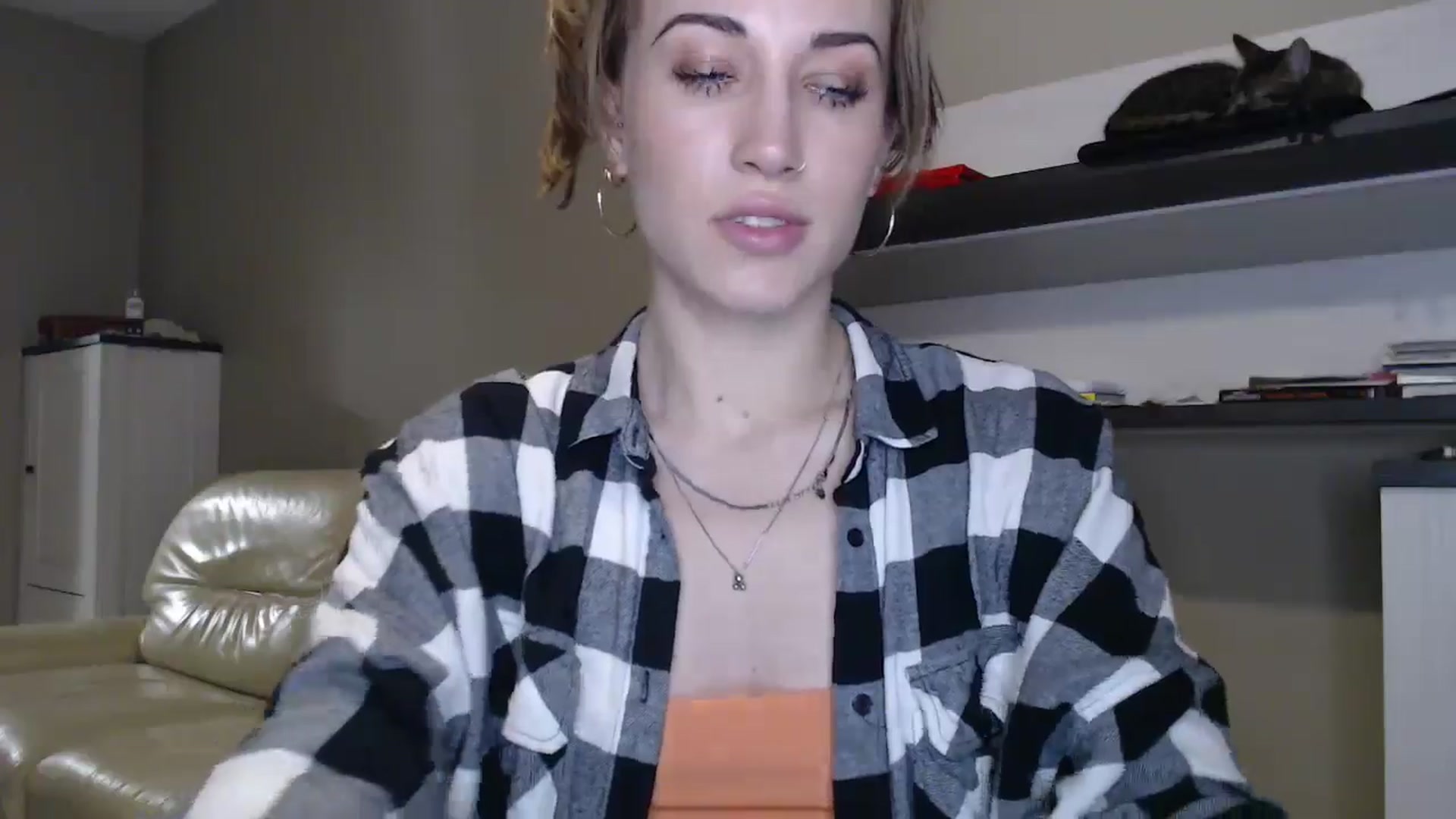 Gallery image thumbnail from GalaxyAnisia's myfreecams stream on, 10/04/2024, 18:09 image 17 of 20