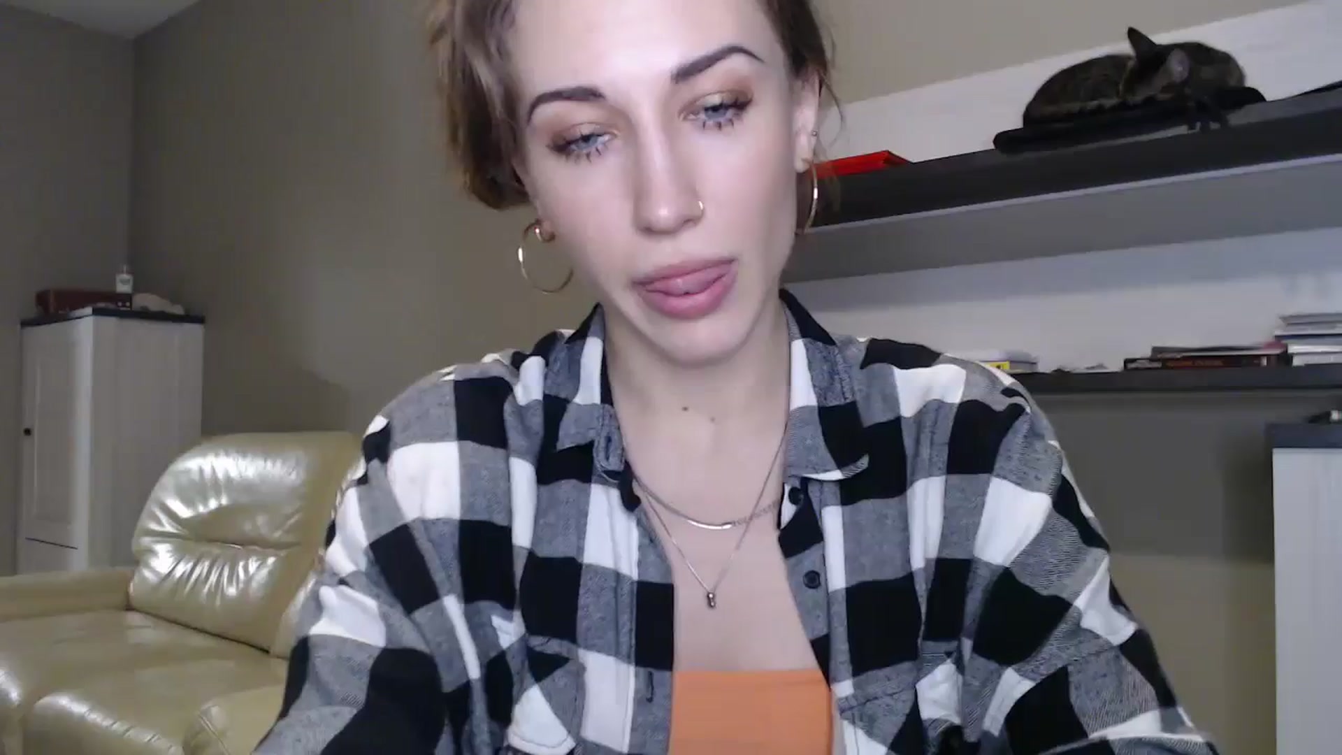 Gallery image thumbnail from GalaxyAnisia's myfreecams stream on, 10/04/2024, 18:09 image 7 of 20