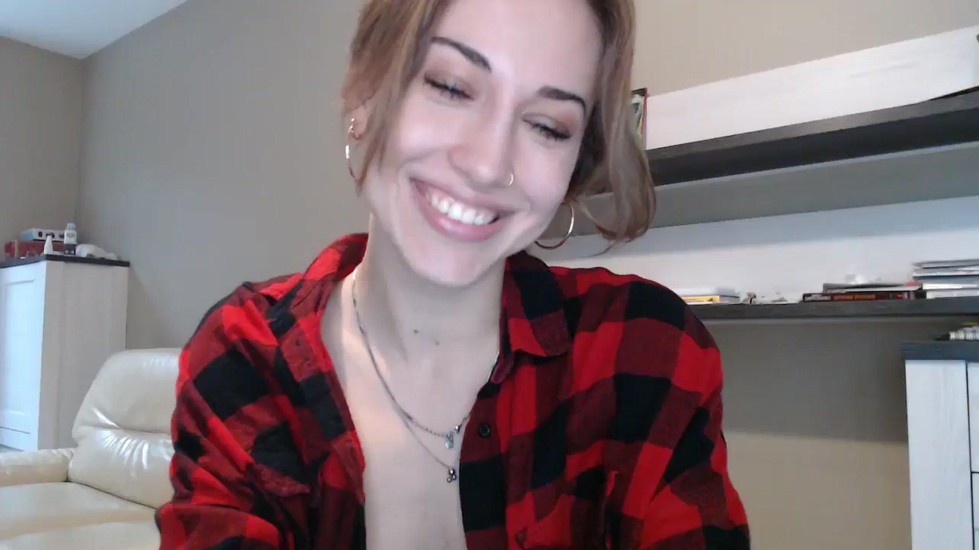 Gallery image thumbnail from GalaxyAnisia's myfreecams stream on, 10/06/2024, 14:30 image 7 of 20