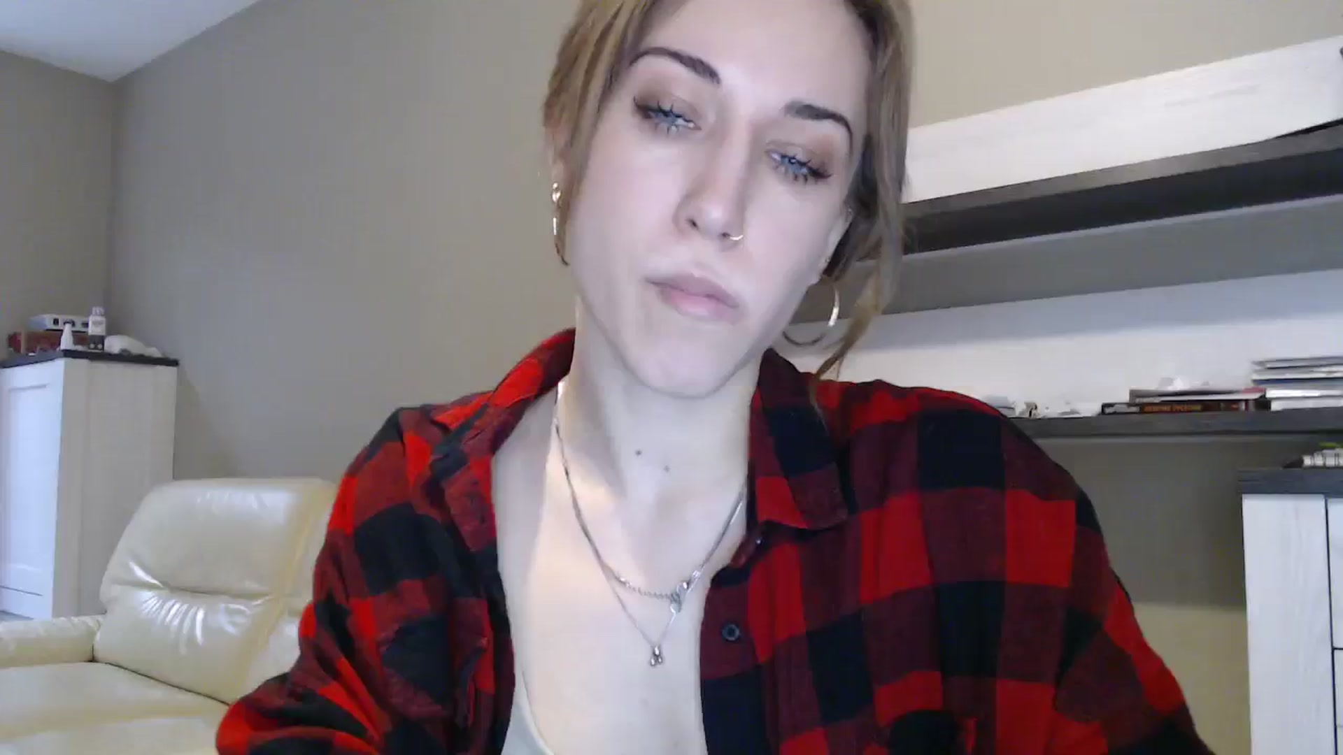 Gallery image thumbnail from GalaxyAnisia's myfreecams stream on, 10/06/2024, 14:30 image 3 of 20