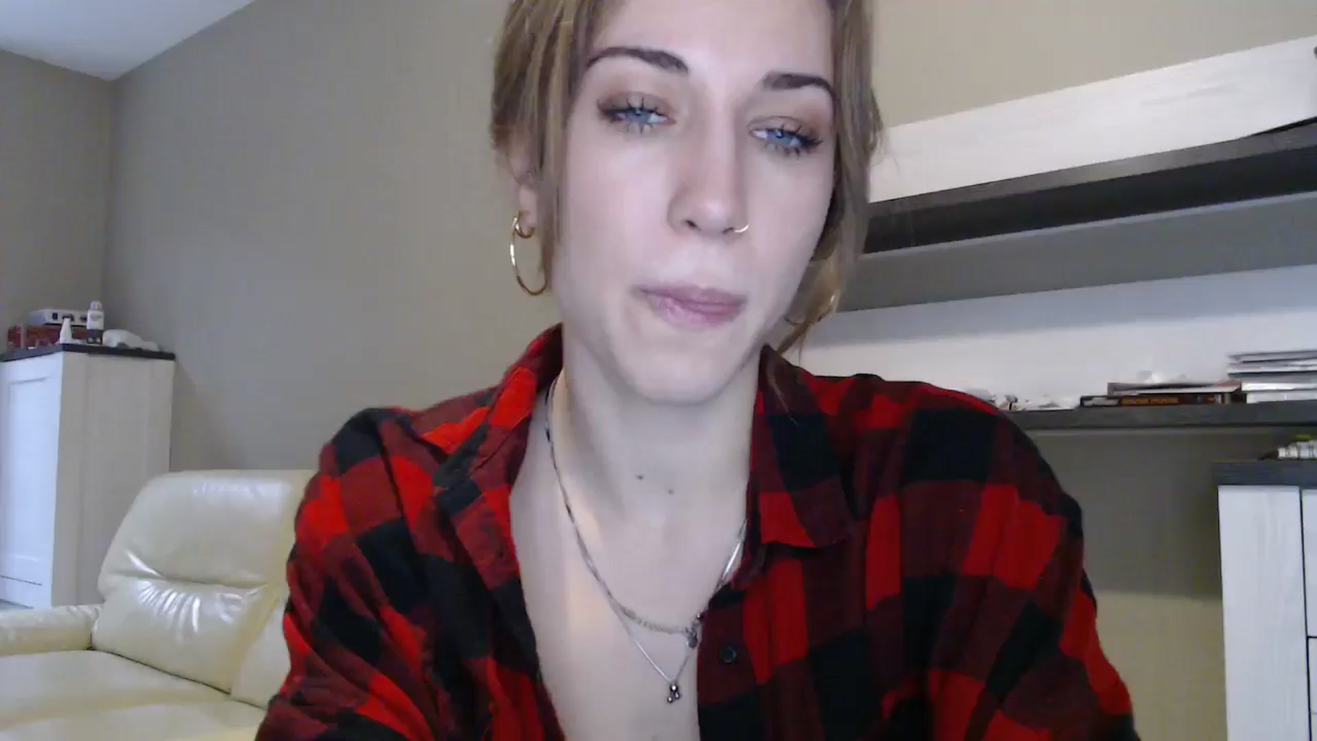 Gallery image thumbnail from GalaxyAnisia's myfreecams stream on, 10/06/2024, 14:30 image 4 of 20