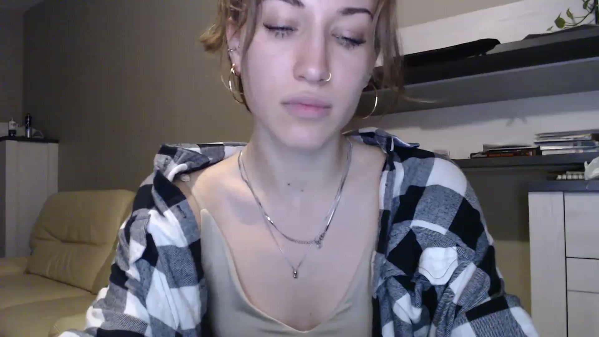 Gallery image thumbnail from GalaxyAnisia's myfreecams stream on, 10/08/2024, 20:19 image 13 of 20