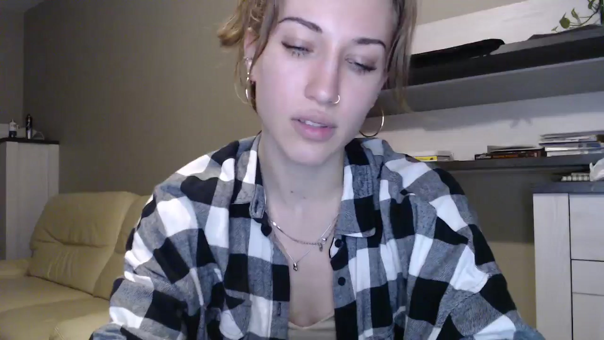 Gallery image thumbnail from GalaxyAnisia's myfreecams stream on, 10/08/2024, 20:19 image 9 of 20