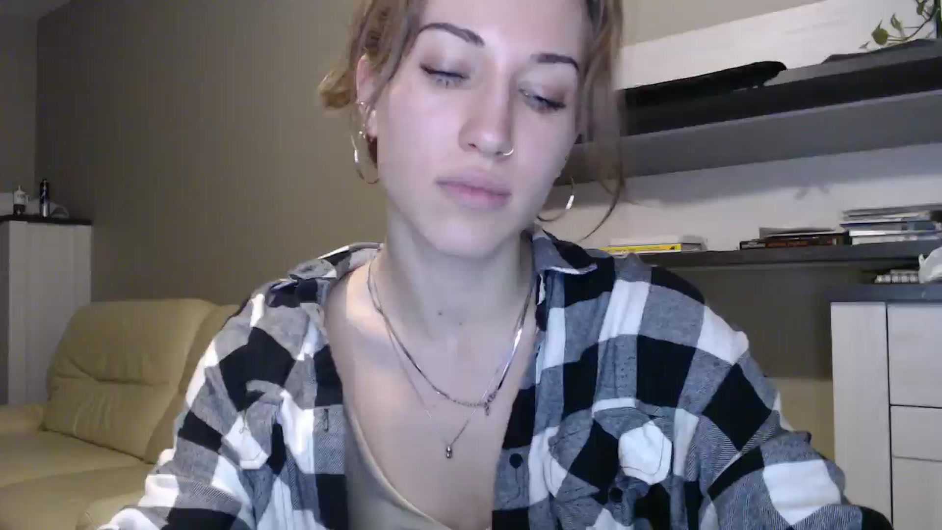 Gallery image thumbnail from GalaxyAnisia's myfreecams stream on, 10/08/2024, 20:19 image 16 of 20