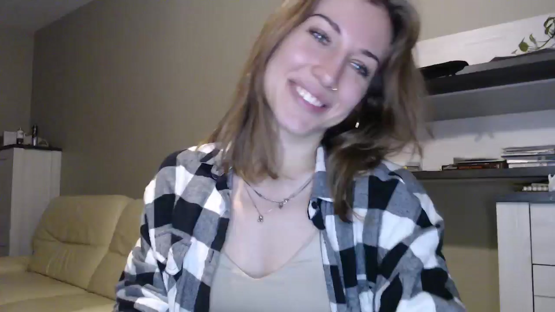 Gallery image thumbnail from GalaxyAnisia's myfreecams stream on, 10/08/2024, 20:19 image 7 of 20