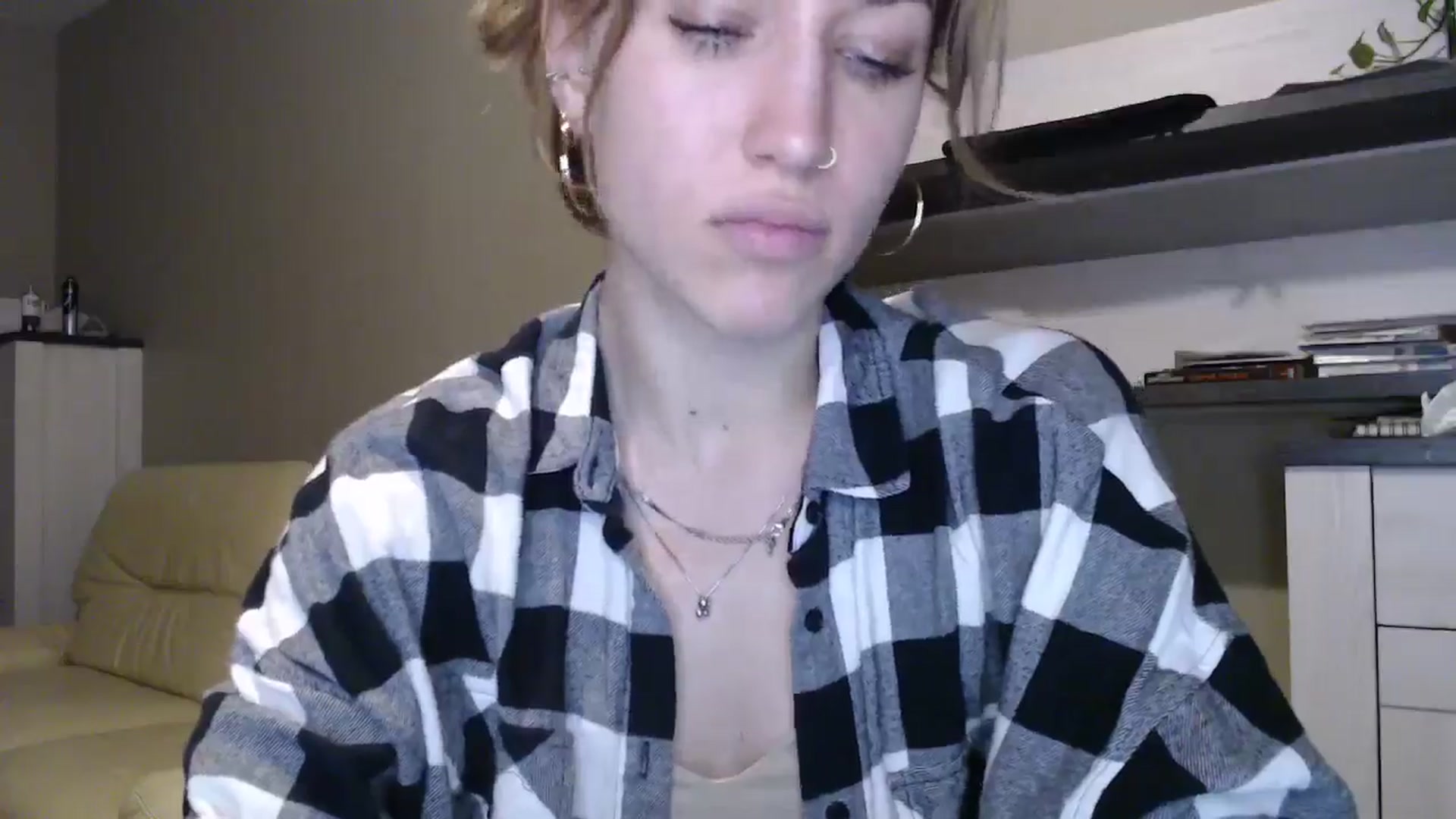 Gallery image thumbnail from GalaxyAnisia's myfreecams stream on, 10/08/2024, 20:19 image 10 of 20