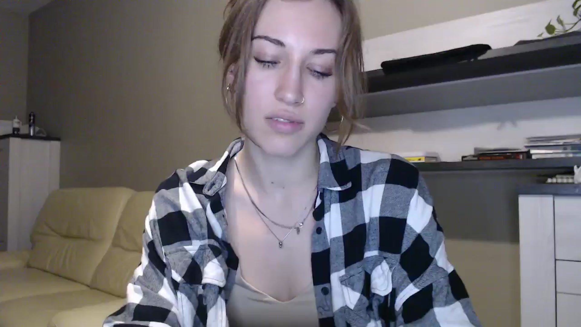 Gallery image thumbnail from GalaxyAnisia's myfreecams stream on, 10/08/2024, 20:19 image 4 of 20