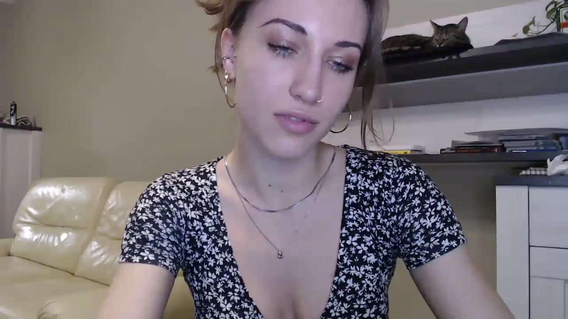 Gallery image thumbnail from GalaxyAnisia's myfreecams stream on, 10/09/2024, 19:31 image 17 of 20