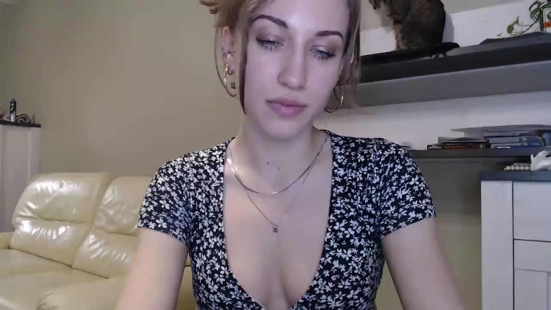 Gallery image thumbnail from GalaxyAnisia's myfreecams stream on, 10/09/2024, 19:31 image 14 of 20
