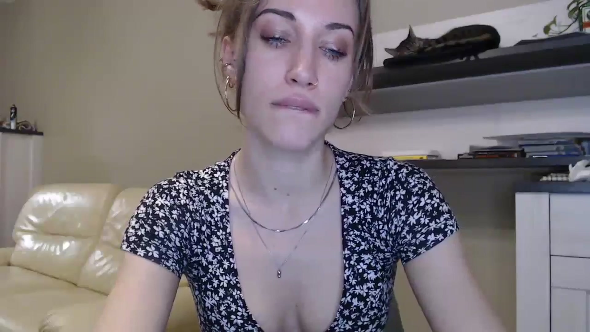 Gallery image thumbnail from GalaxyAnisia's myfreecams stream on, 10/09/2024, 19:31 image 5 of 20