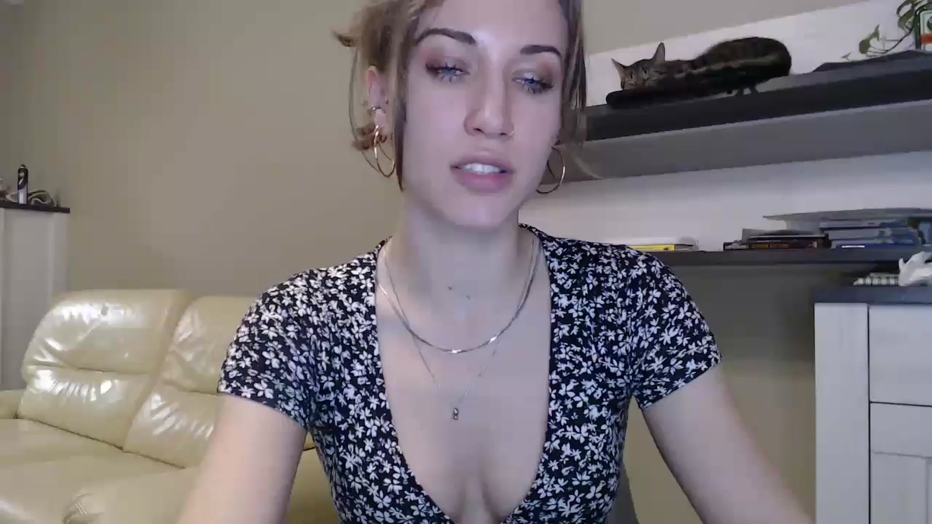 Gallery image thumbnail from GalaxyAnisia's myfreecams stream on, 10/09/2024, 19:31 image 4 of 20