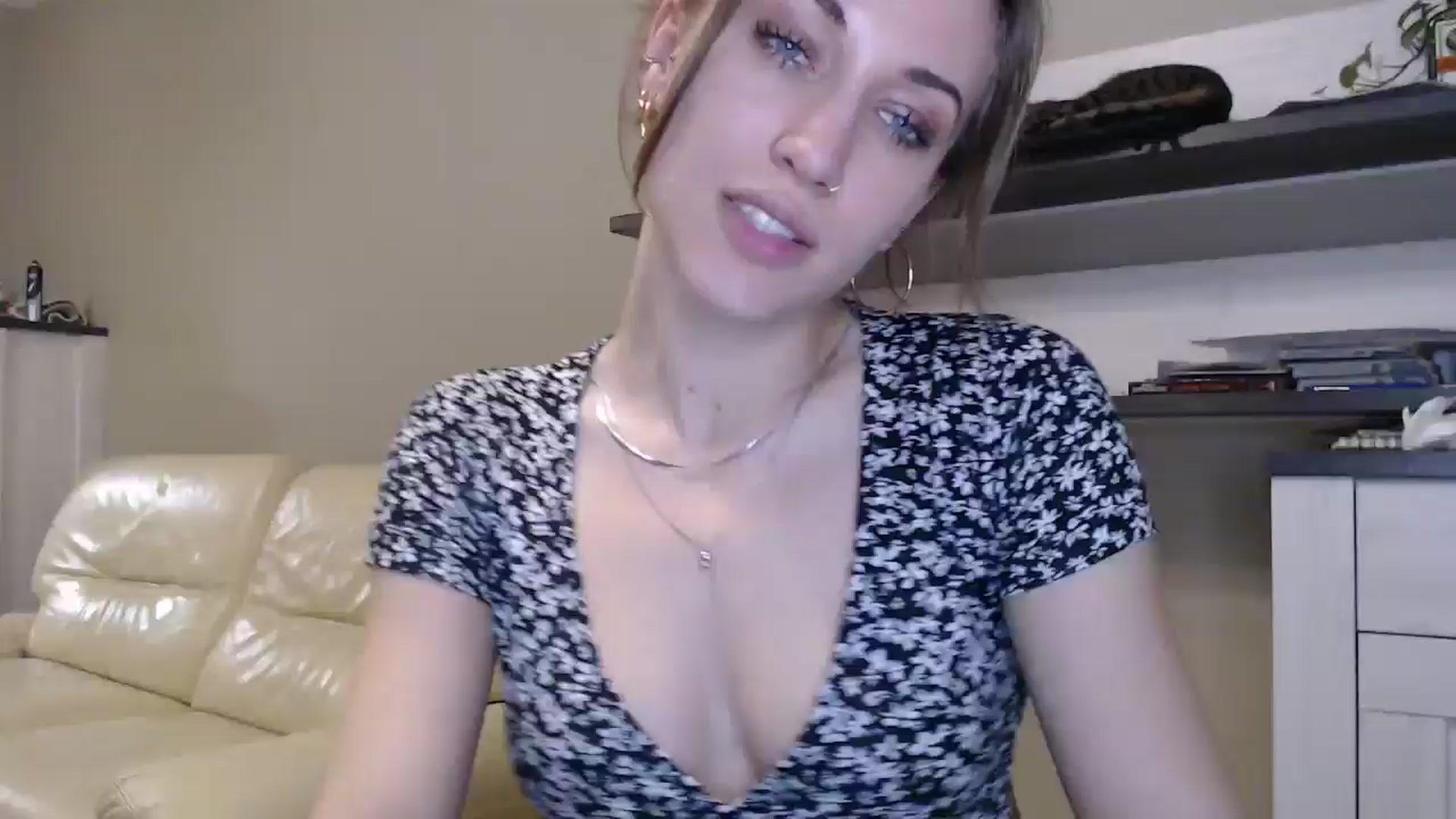Gallery image thumbnail from GalaxyAnisia's myfreecams stream on, 10/09/2024, 19:31 image 13 of 20
