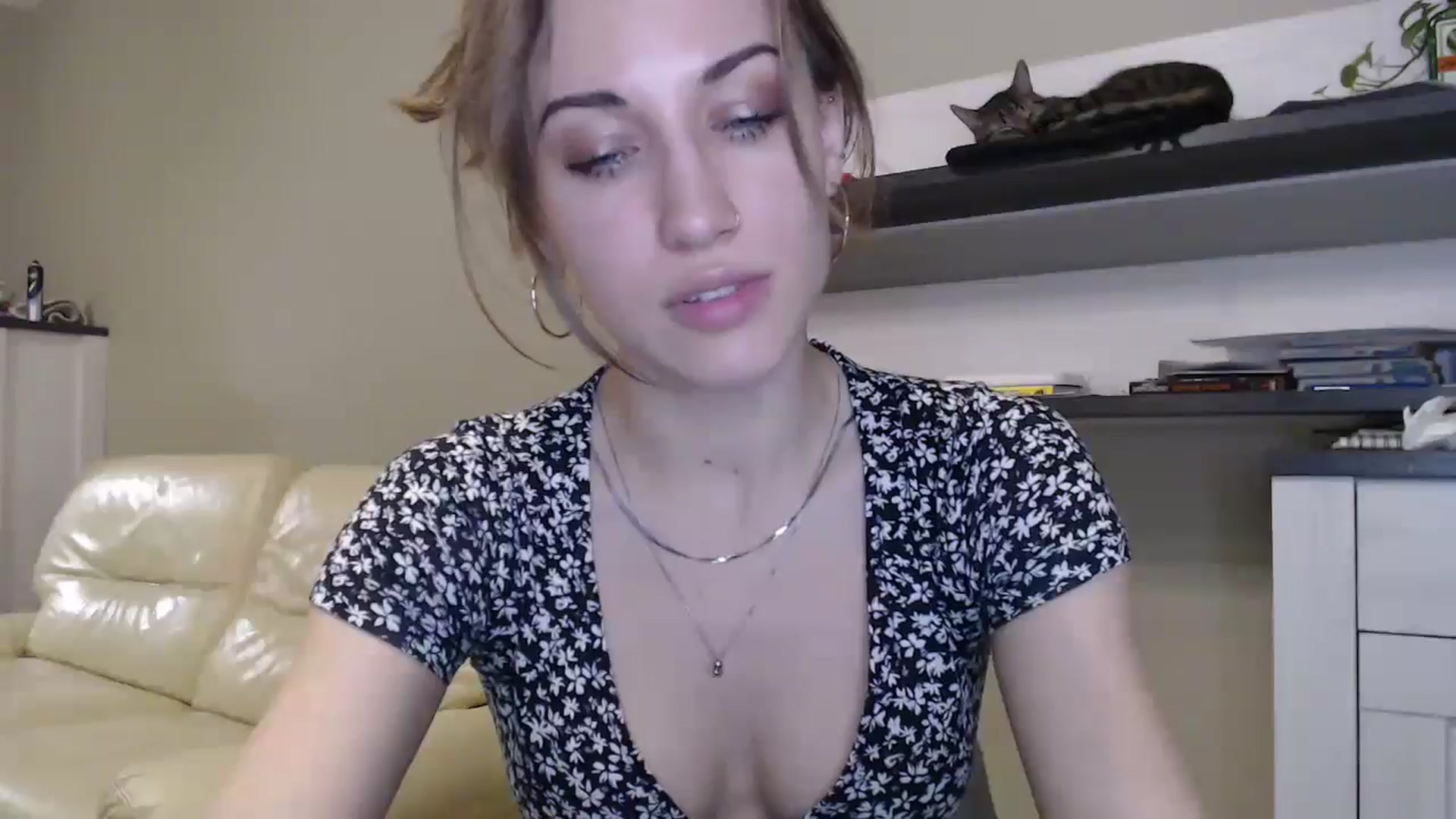 Gallery image thumbnail from GalaxyAnisia's myfreecams stream on, 10/09/2024, 19:31 image 6 of 20