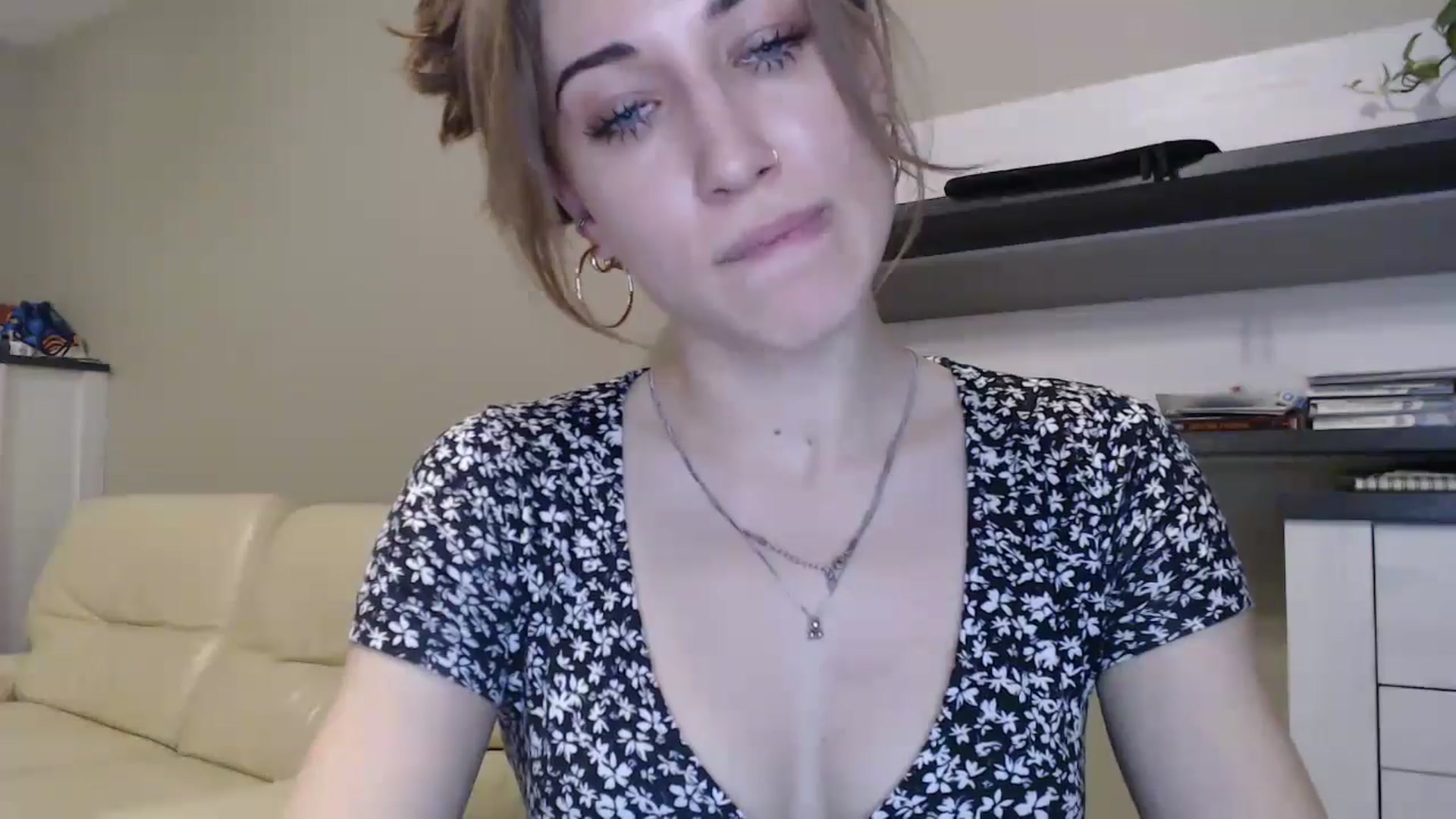 Gallery image thumbnail from GalaxyAnisia's myfreecams stream on, 10/13/2024, 20:40 image 2 of 20