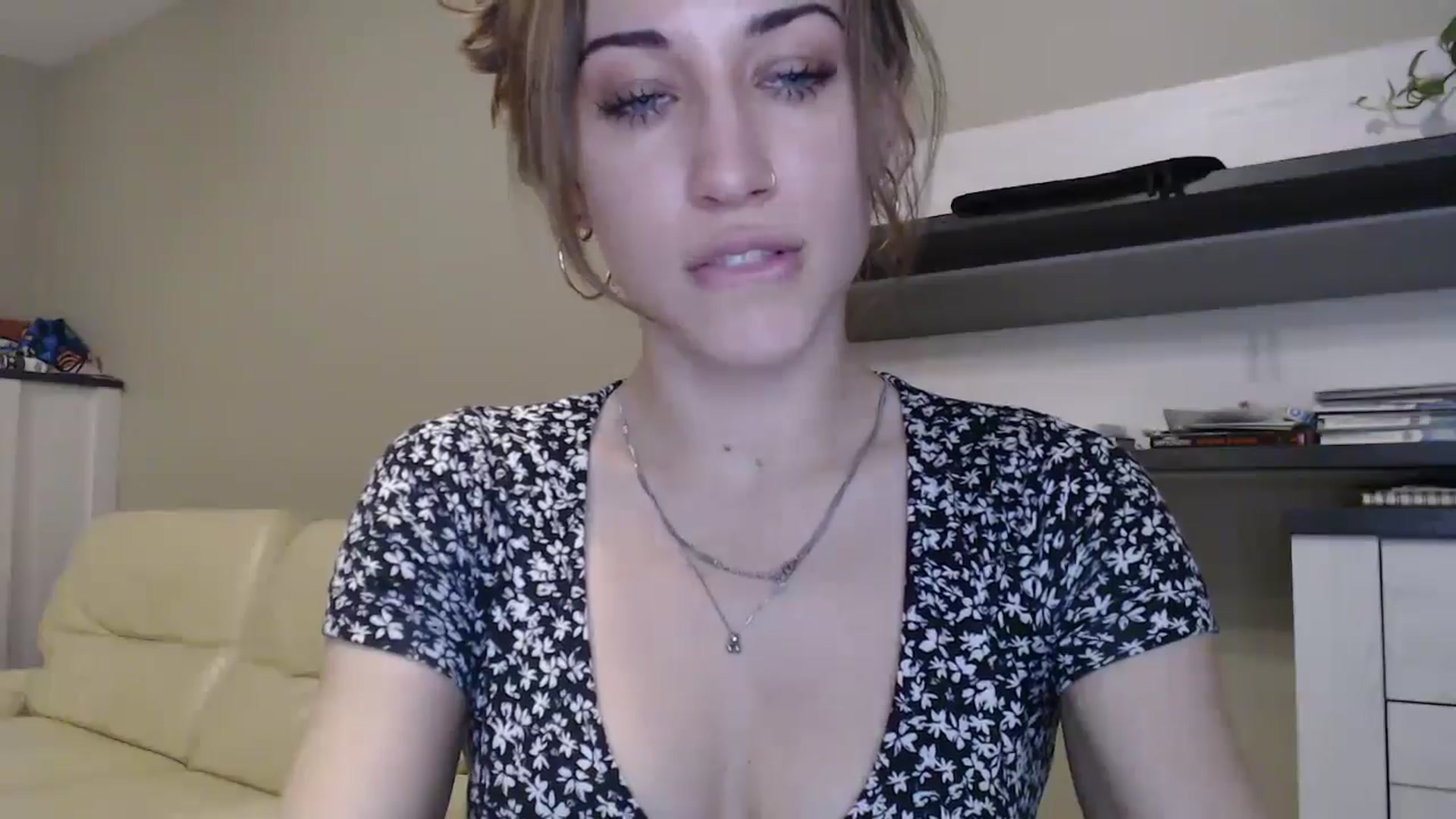 Gallery image thumbnail from GalaxyAnisia's myfreecams stream on, 10/13/2024, 20:40 image 16 of 20