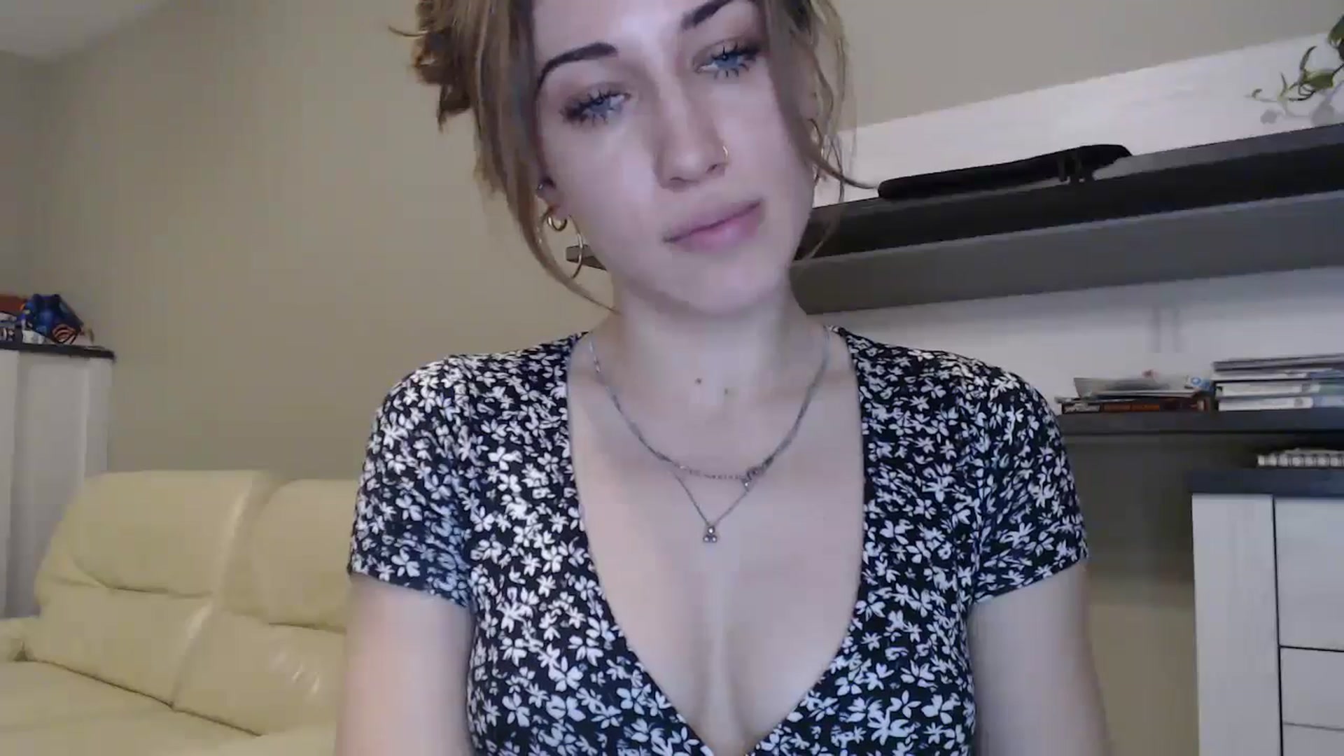 Gallery image thumbnail from GalaxyAnisia's myfreecams stream on, 10/13/2024, 20:40 image 13 of 20