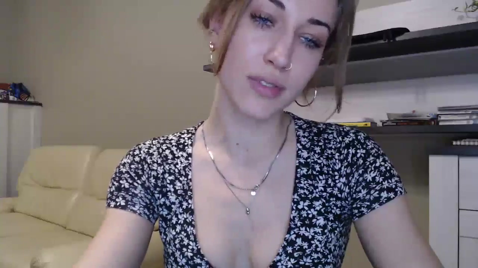 Gallery image thumbnail from GalaxyAnisia's myfreecams stream on, 10/13/2024, 20:40 image 5 of 20