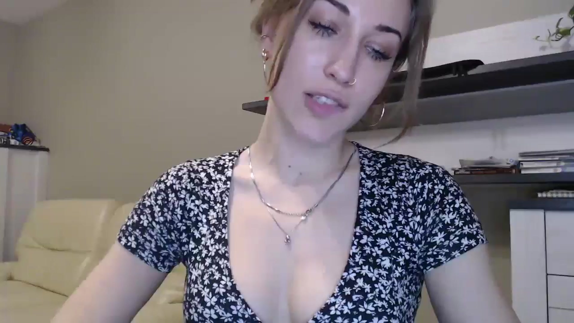 Gallery image thumbnail from GalaxyAnisia's myfreecams stream on, 10/13/2024, 20:40 image 19 of 20