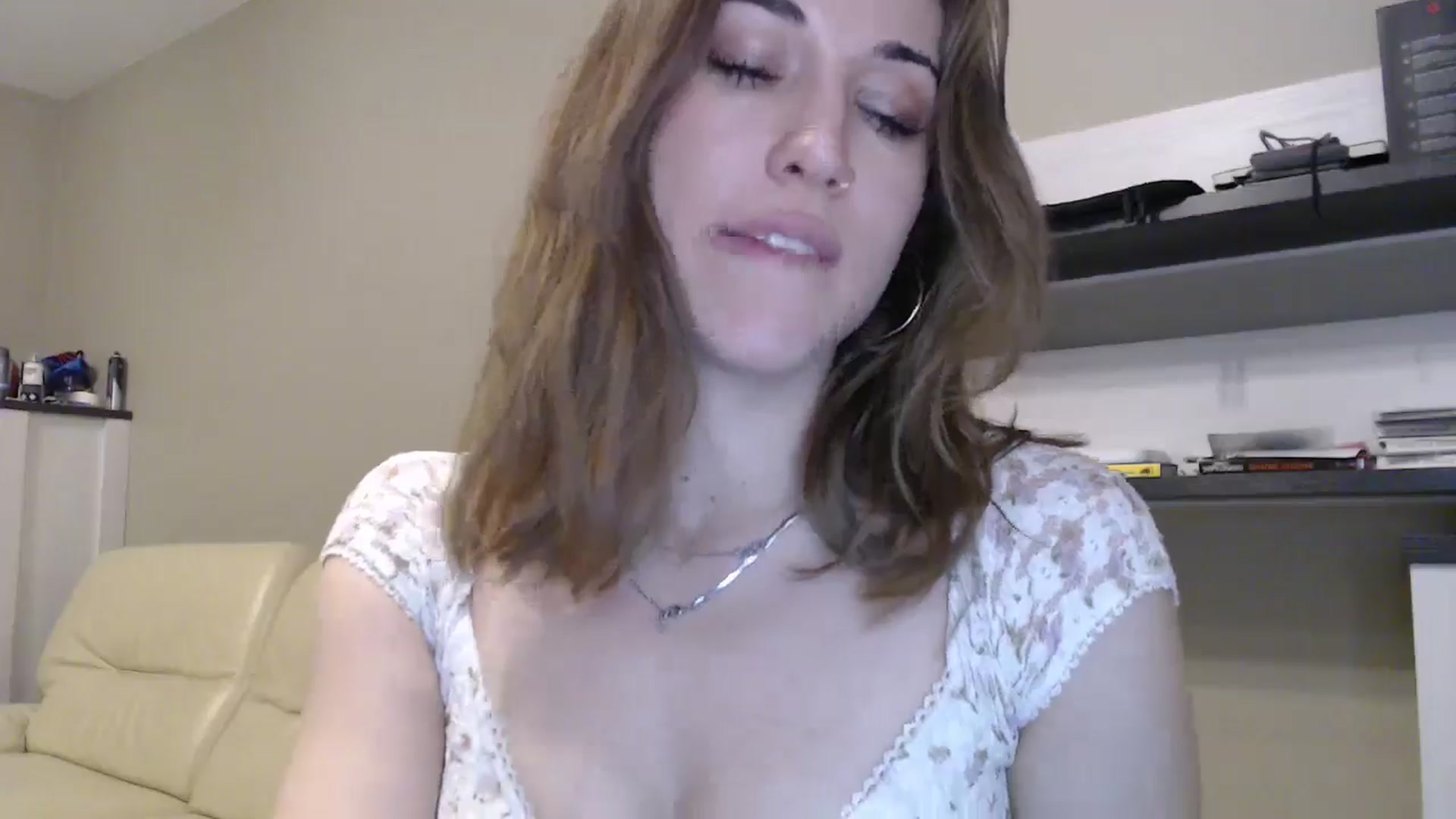 Gallery image thumbnail from GalaxyAnisia's myfreecams stream on, 10/18/2024, 16:37 image 7 of 20