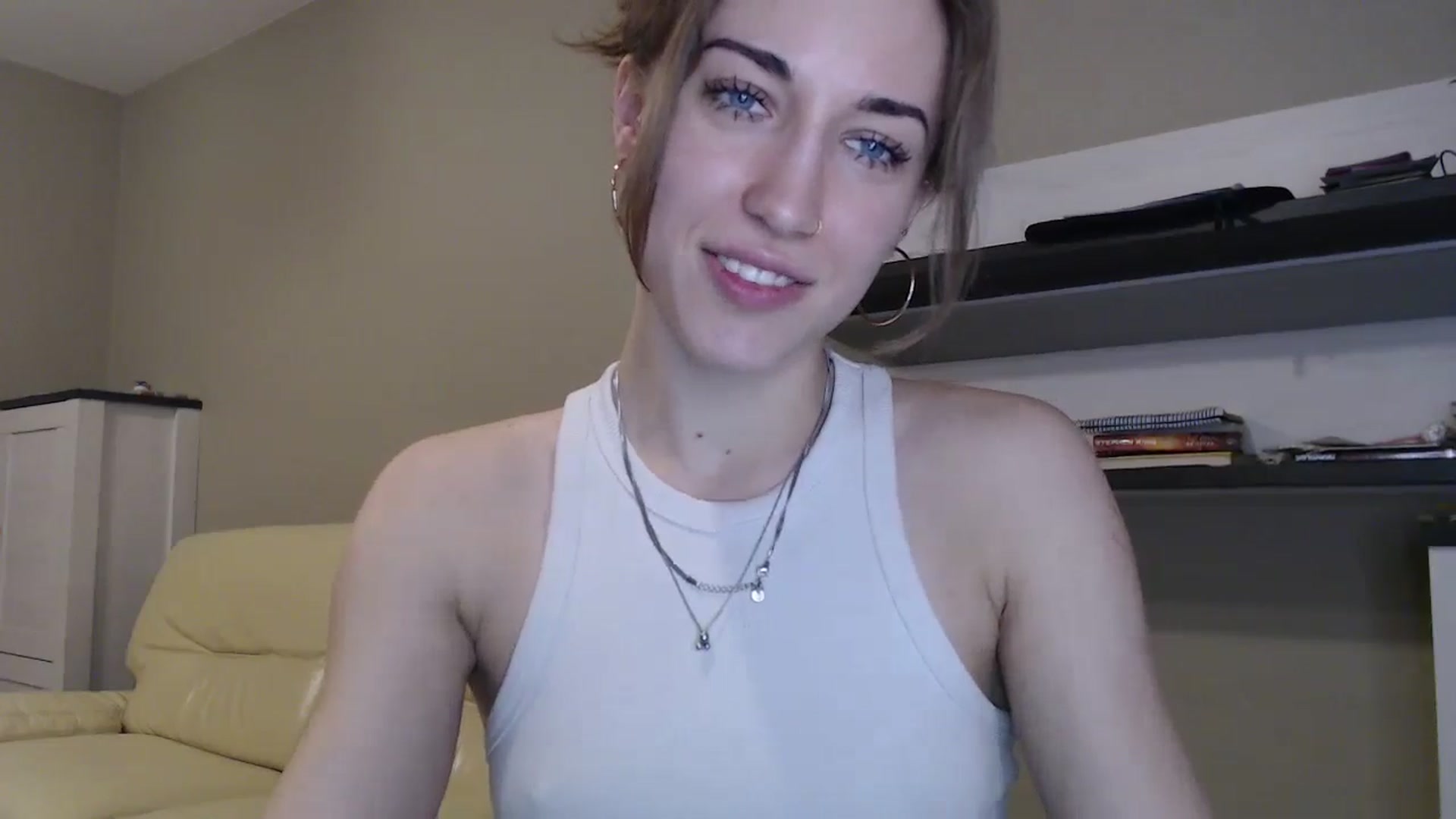 Gallery image thumbnail from GalaxyAnisia's myfreecams stream on, 11/06/2024, 20:02 image 4 of 20