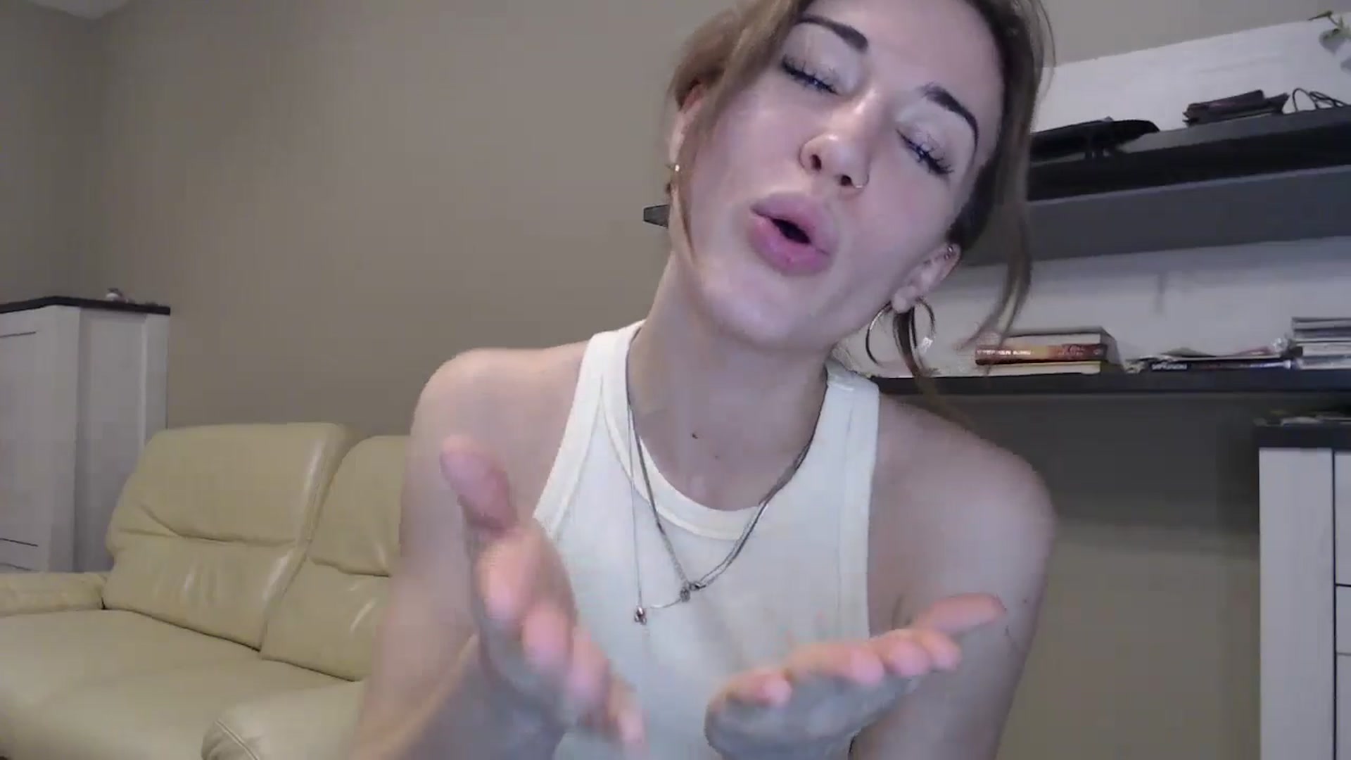 Gallery image thumbnail from GalaxyAnisia's myfreecams stream on, 11/07/2024, 19:13 image 5 of 20