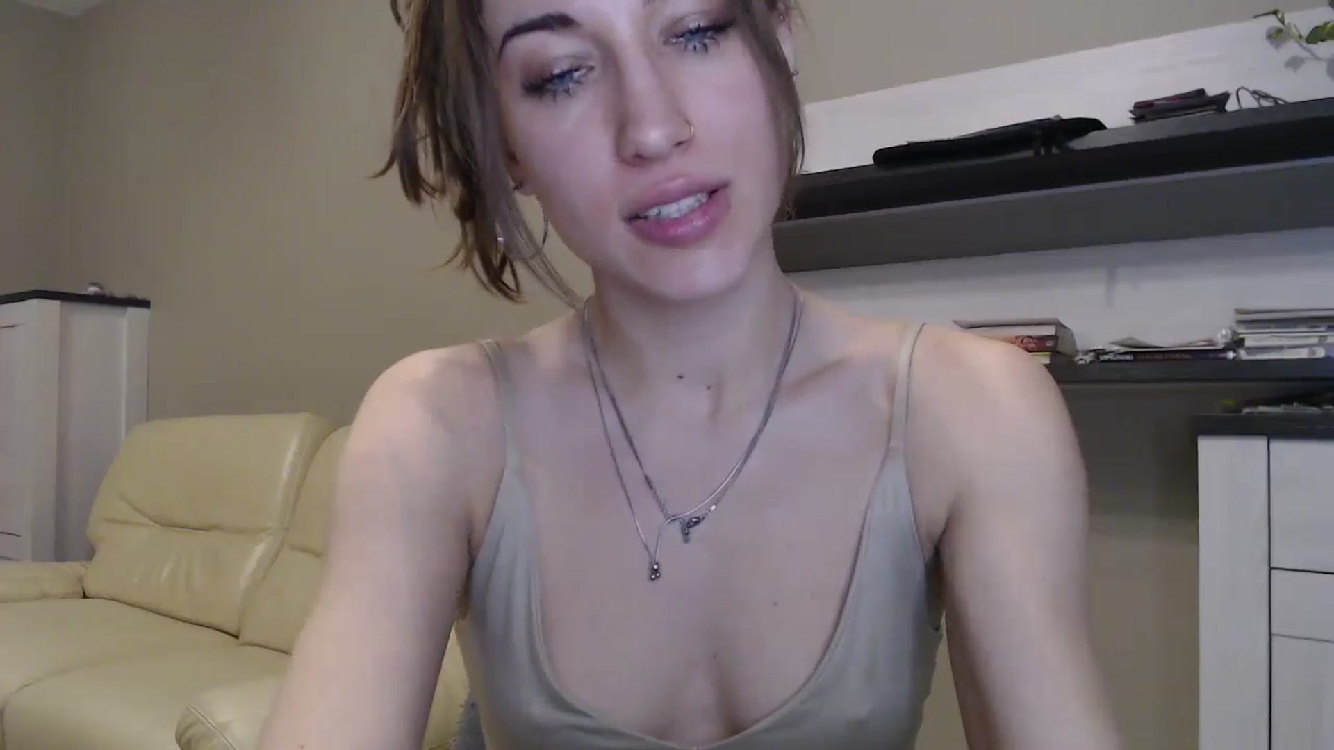 Gallery image thumbnail from GalaxyAnisia's myfreecams stream on, 11/09/2024, 22:11 image 7 of 20