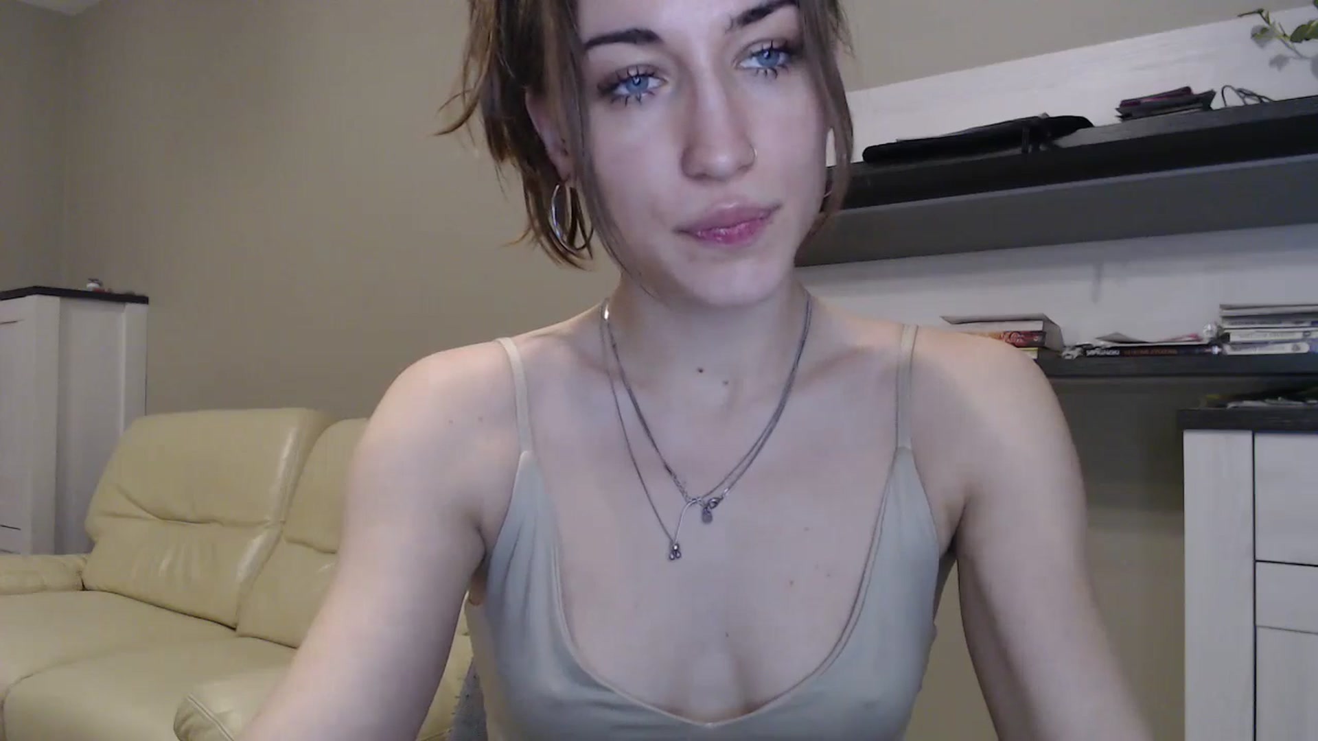 Gallery image thumbnail from GalaxyAnisia's myfreecams stream on, 11/09/2024, 22:11 image 3 of 20