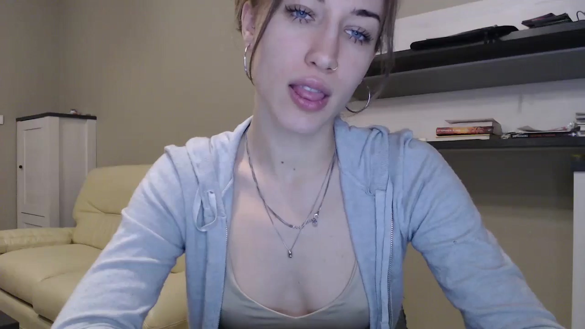 Gallery image thumbnail from GalaxyAnisia's myfreecams stream on, 11/10/2024, 19:13 image 3 of 20