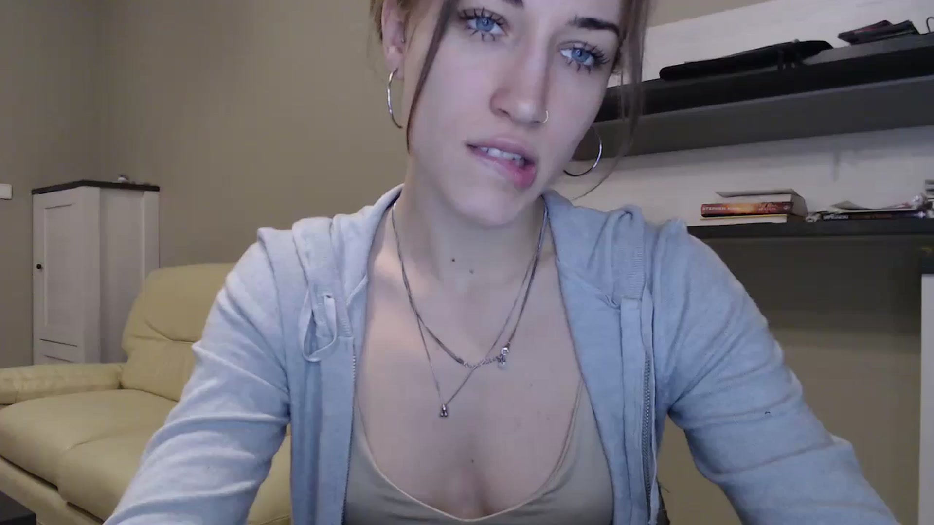 Gallery image thumbnail from GalaxyAnisia's myfreecams stream on, 11/10/2024, 19:13 image 17 of 20
