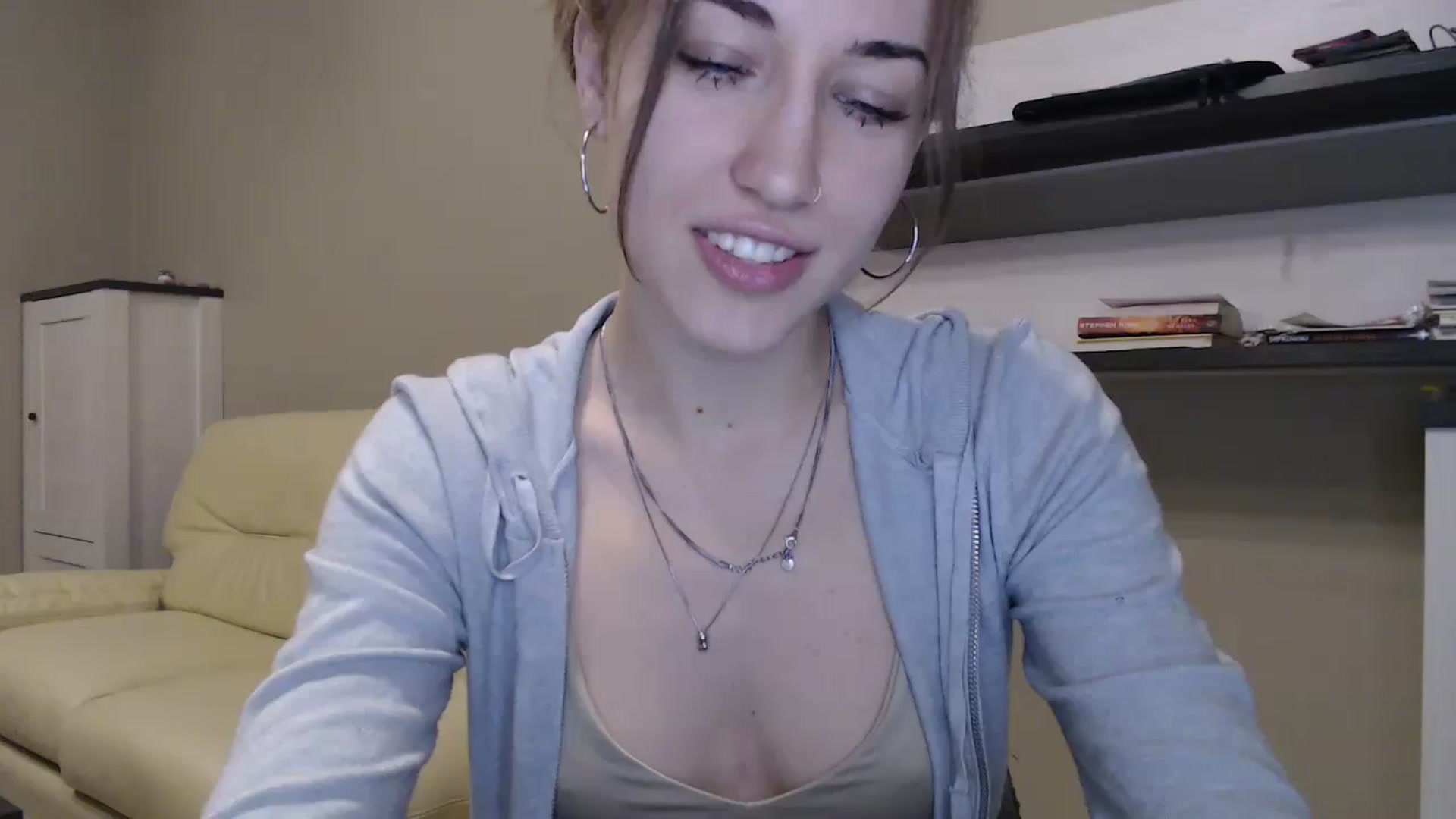 Gallery image thumbnail from GalaxyAnisia's myfreecams stream on, 11/10/2024, 19:13 image 13 of 20