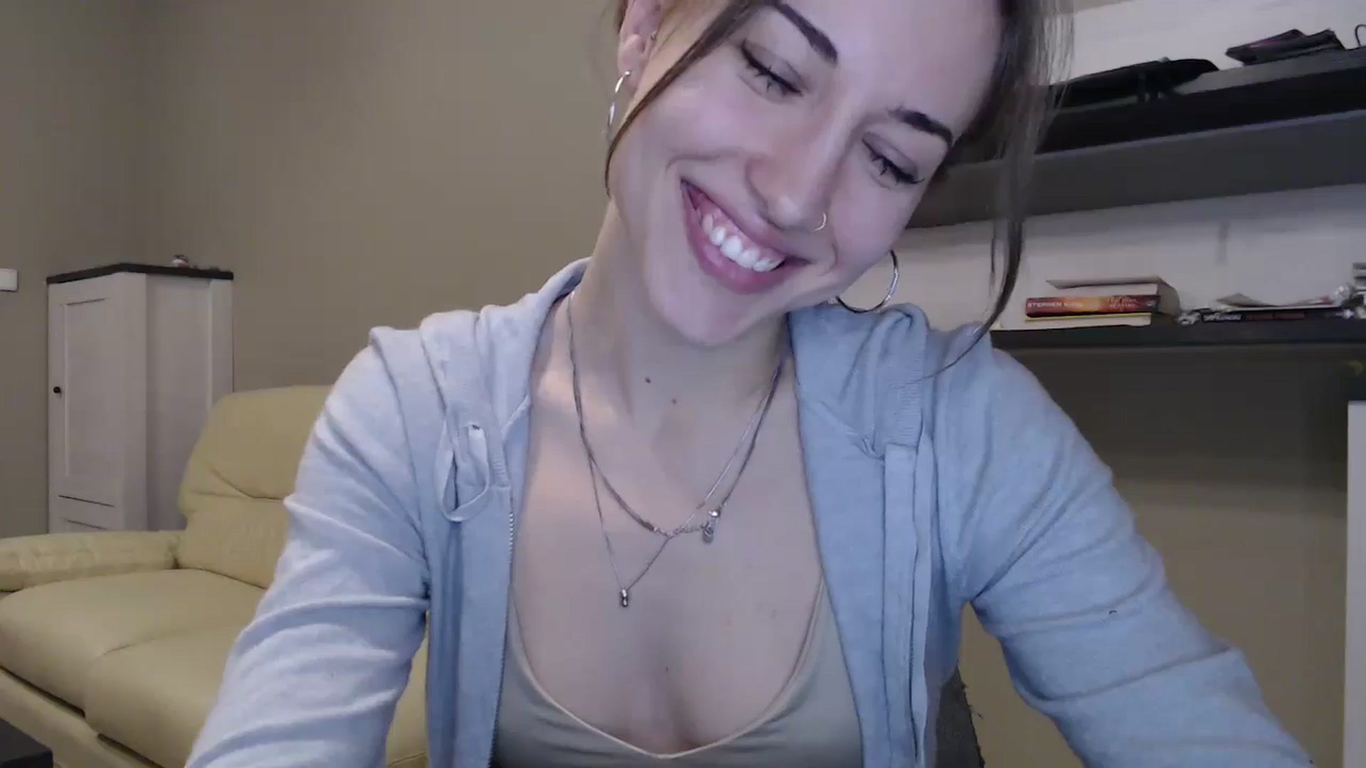 Gallery image thumbnail from GalaxyAnisia's myfreecams stream on, 11/10/2024, 19:13 image 18 of 20