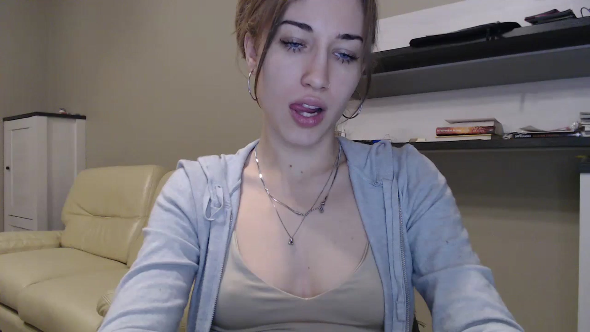 Gallery image thumbnail from GalaxyAnisia's myfreecams stream on, 11/10/2024, 19:13 image 15 of 20
