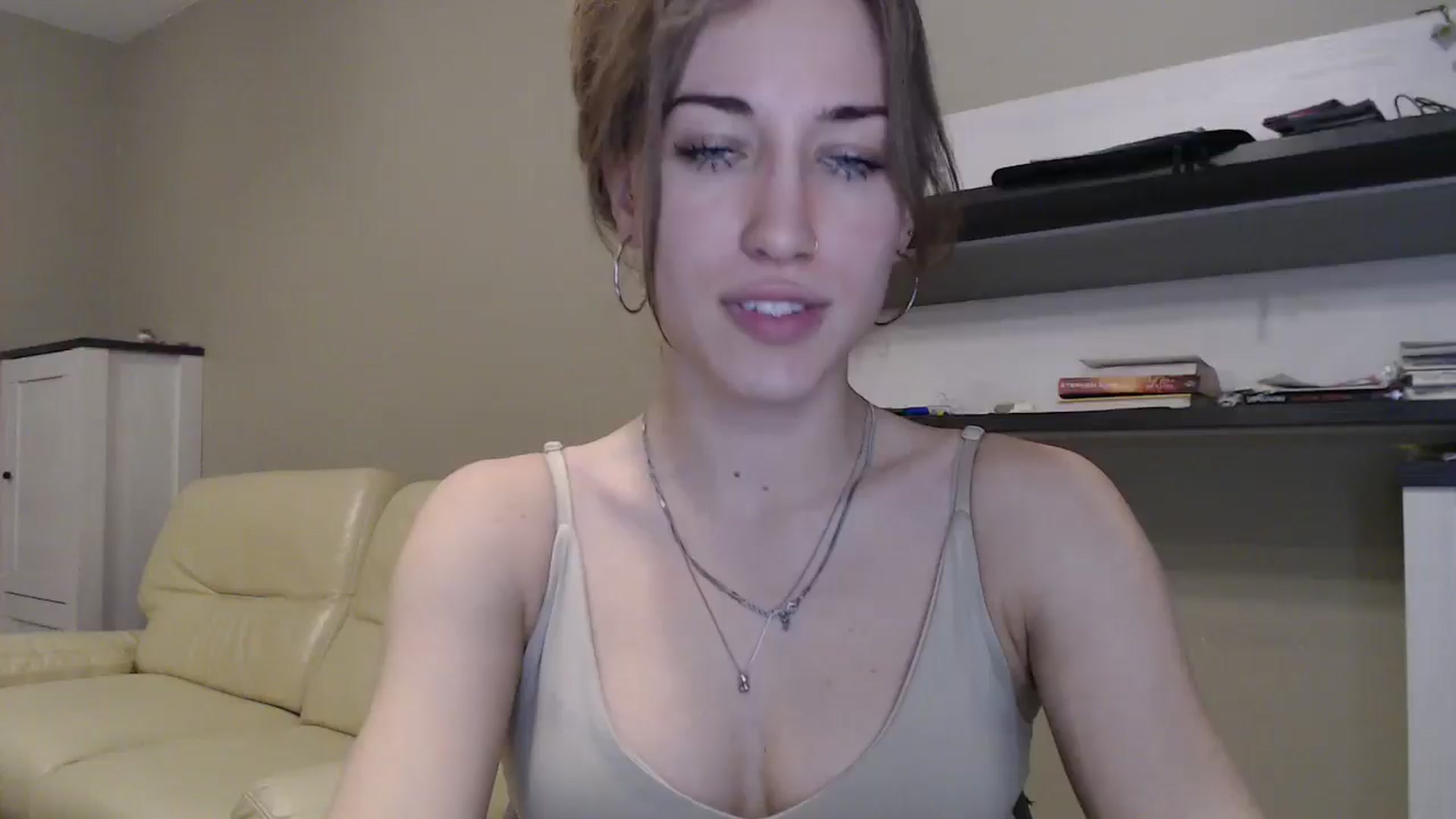 Gallery image thumbnail from GalaxyAnisia's myfreecams stream on, 11/10/2024, 20:16 image 16 of 20
