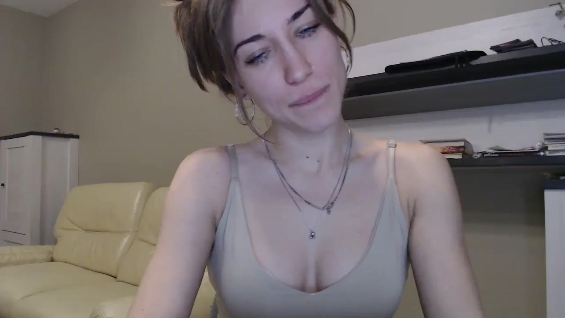 Gallery image thumbnail from GalaxyAnisia's myfreecams stream on, 11/10/2024, 20:16 image 11 of 20