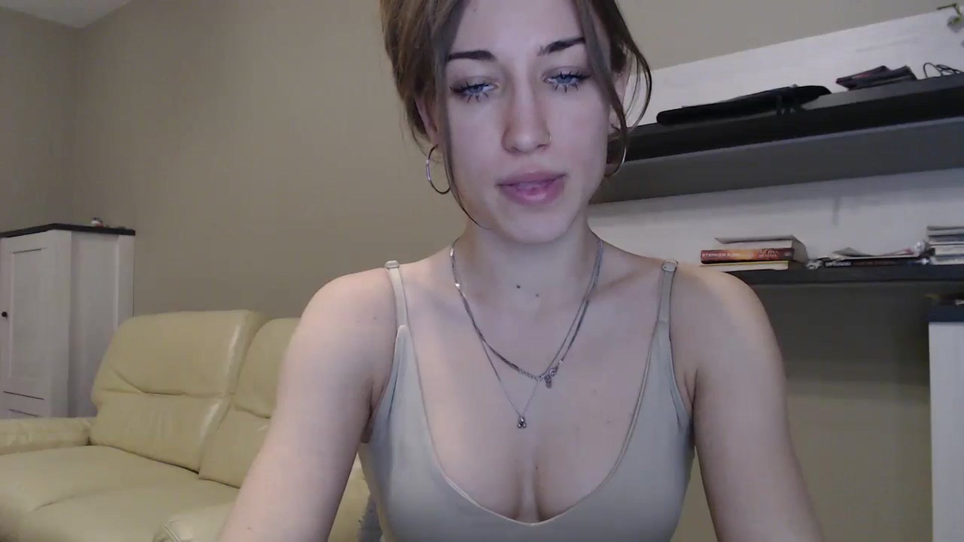 Gallery image thumbnail from GalaxyAnisia's myfreecams stream on, 11/10/2024, 20:16 image 12 of 20