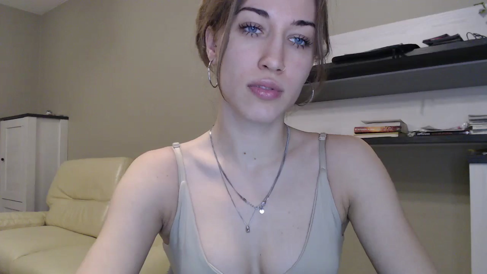 Gallery image thumbnail from GalaxyAnisia's myfreecams stream on, 11/10/2024, 20:16 image 2 of 20